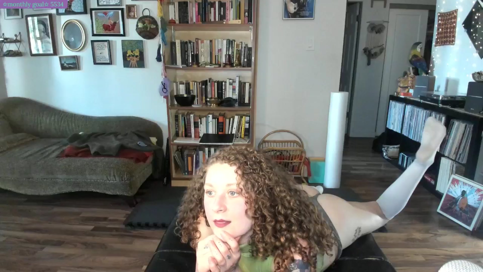 Gallery image thumbnail from PeachyQueen_'s myfreecams stream on, 07/15/2025, 22:13 image 8 of 20