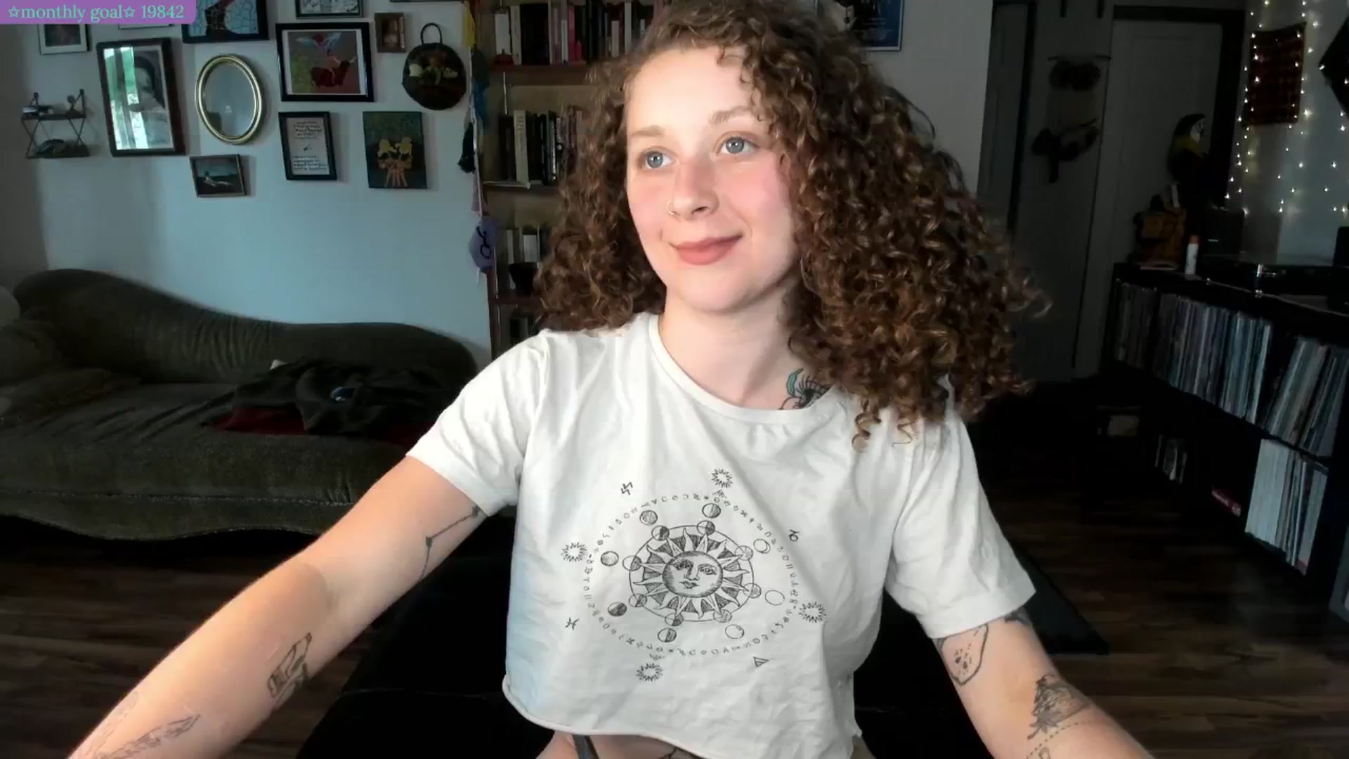 Gallery image thumbnail from PeachyQueen_'s myfreecams stream on, 07/16/2025, 21:45 image 3 of 20