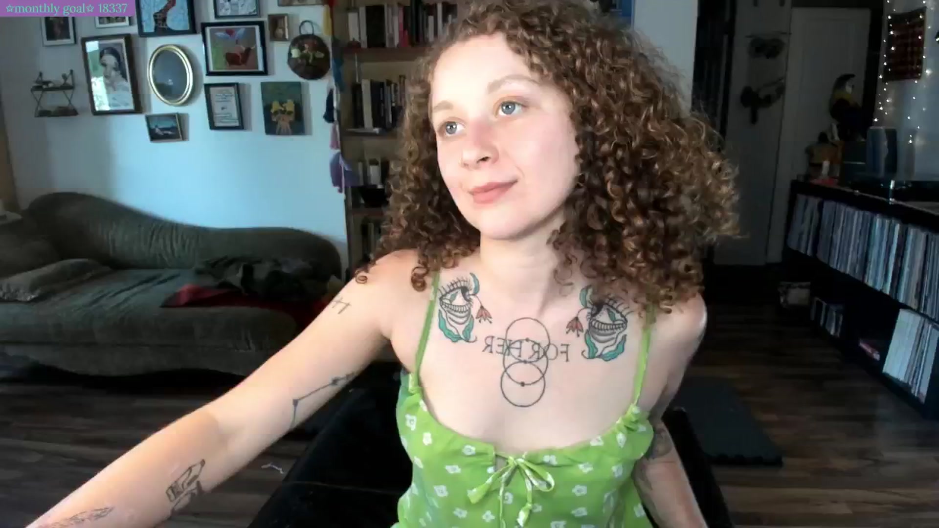 Gallery image thumbnail from PeachyQueen_'s myfreecams stream on, 07/18/2025, 20:42 image 19 of 20