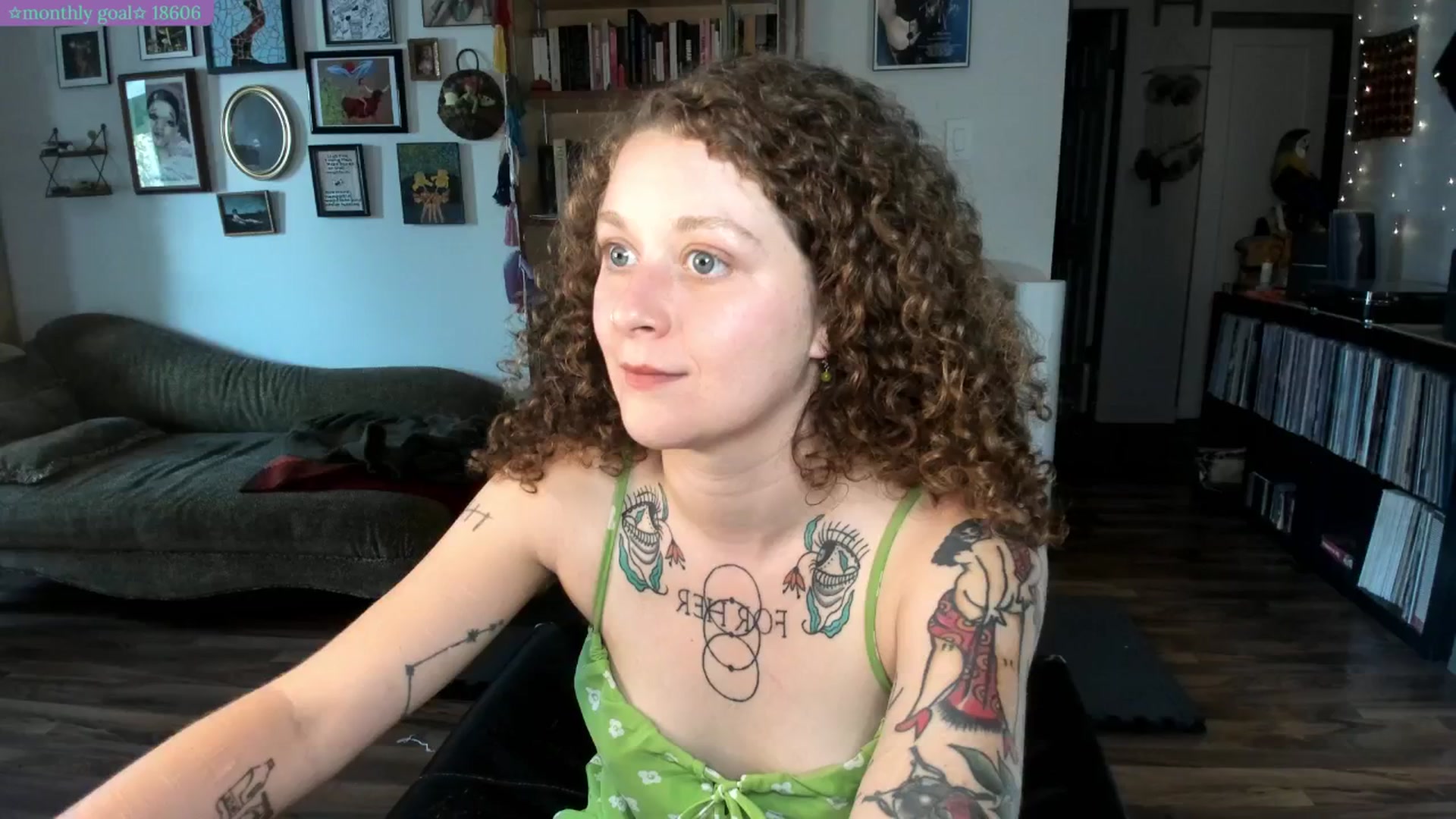 Gallery image thumbnail from PeachyQueen_'s myfreecams stream on, 07/18/2025, 20:42 image 9 of 20
