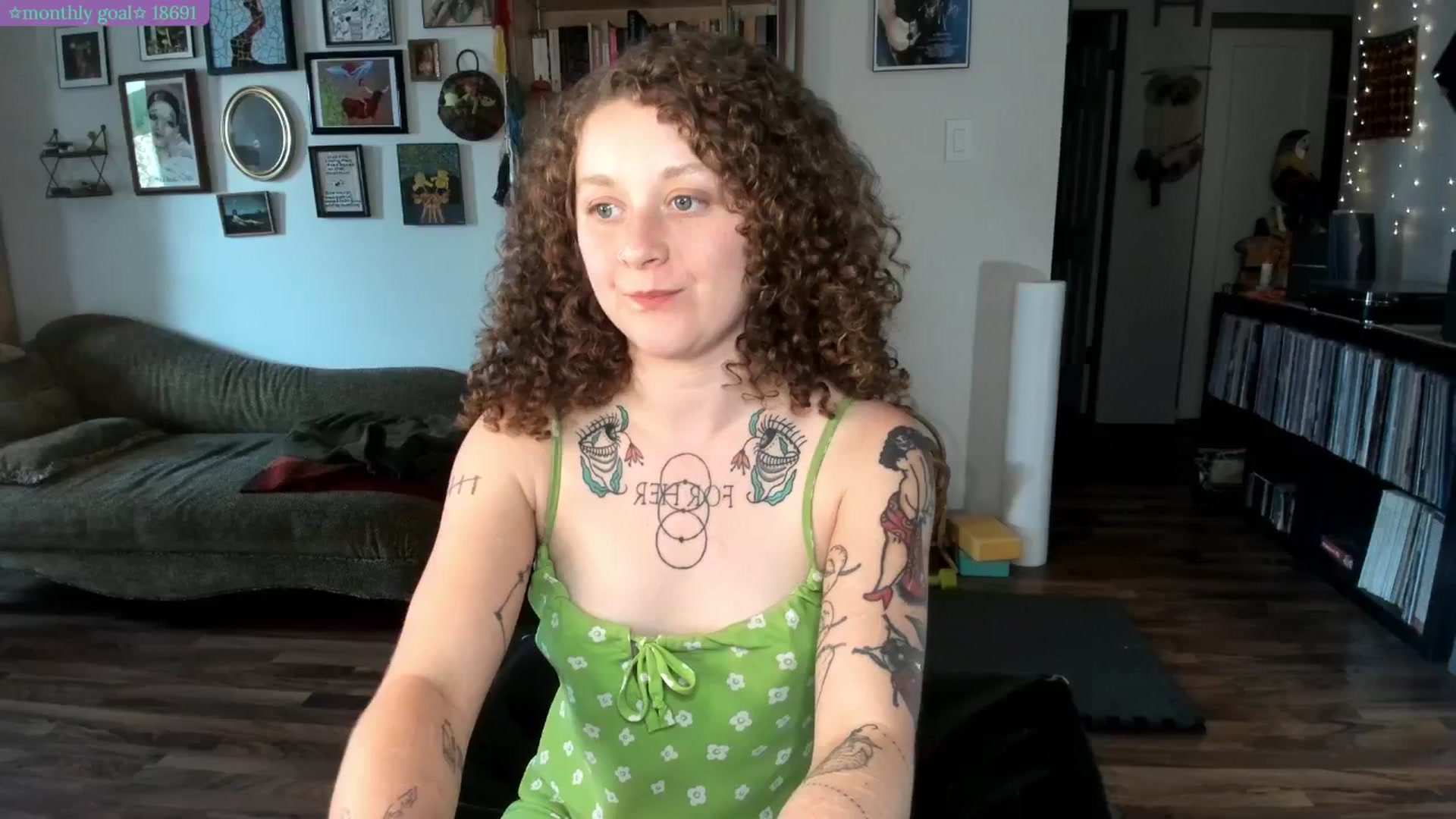 Gallery image thumbnail from PeachyQueen_'s myfreecams stream on, 07/18/2025, 20:42 image 4 of 20