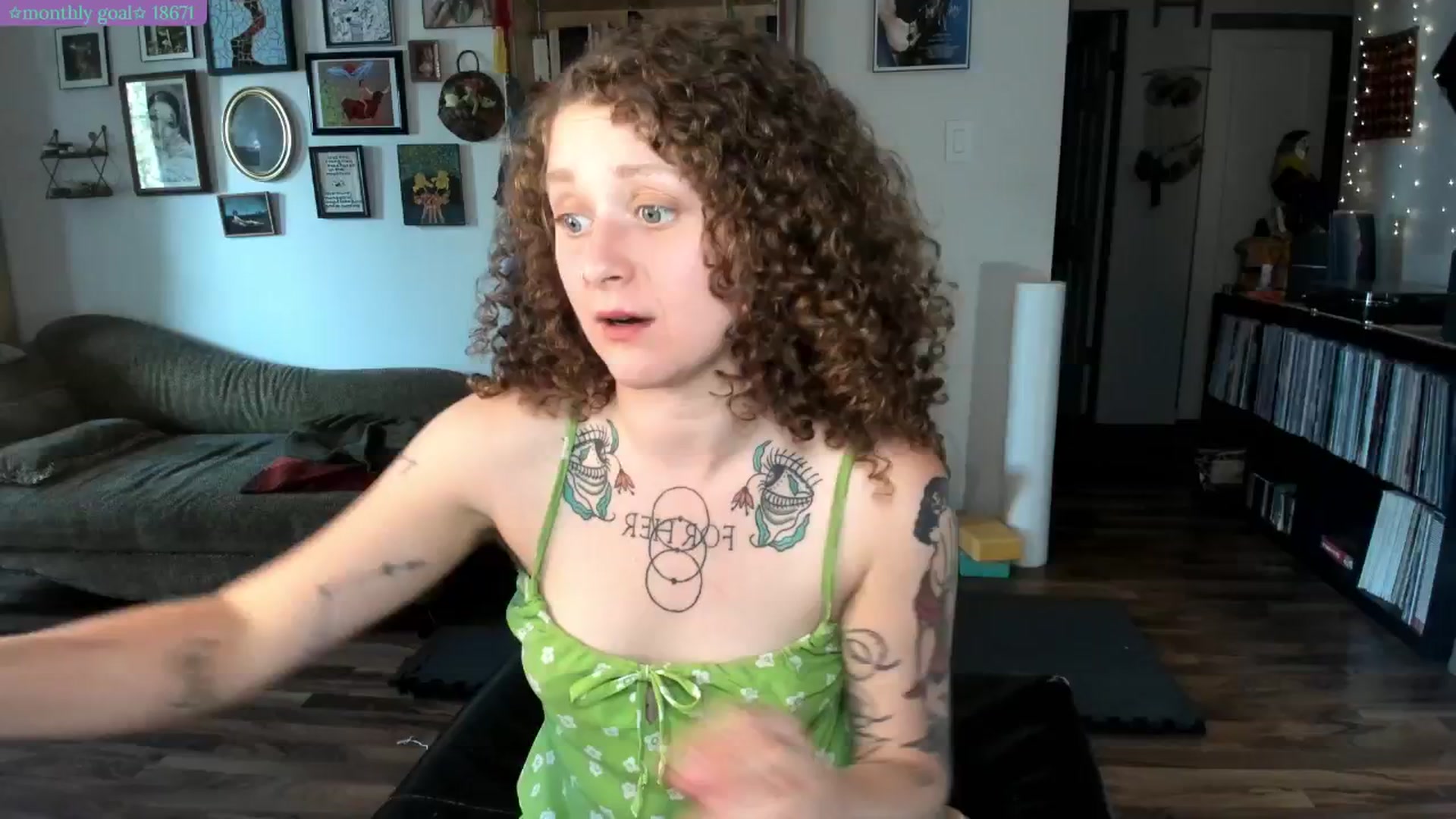Gallery image thumbnail from PeachyQueen_'s myfreecams stream on, 07/18/2025, 20:42 image 5 of 20