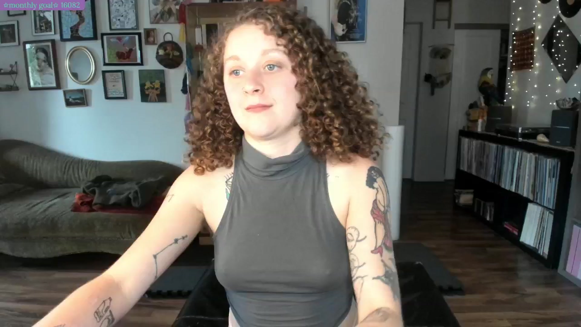 Gallery image thumbnail from PeachyQueen_'s myfreecams stream on, 07/21/2025, 20:46 image 13 of 20