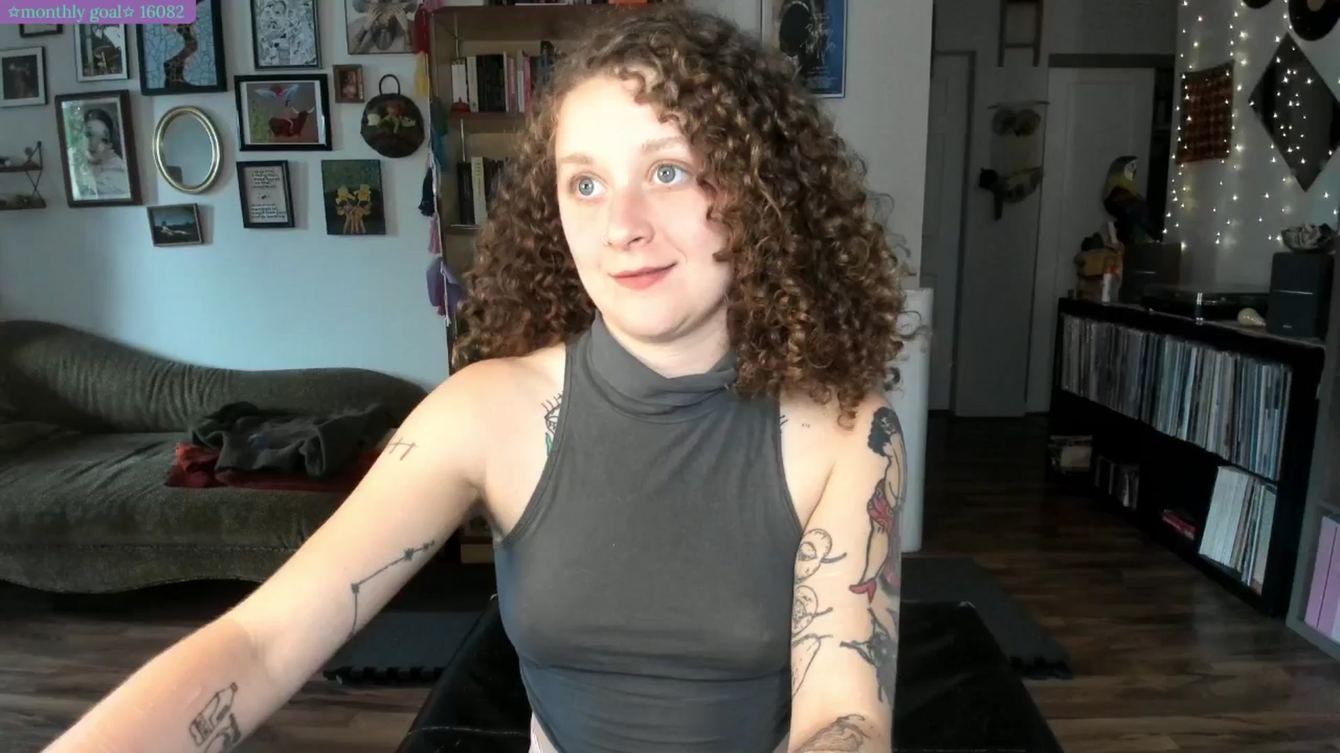Gallery image thumbnail from PeachyQueen_'s myfreecams stream on, 07/21/2025, 20:46 image 14 of 20