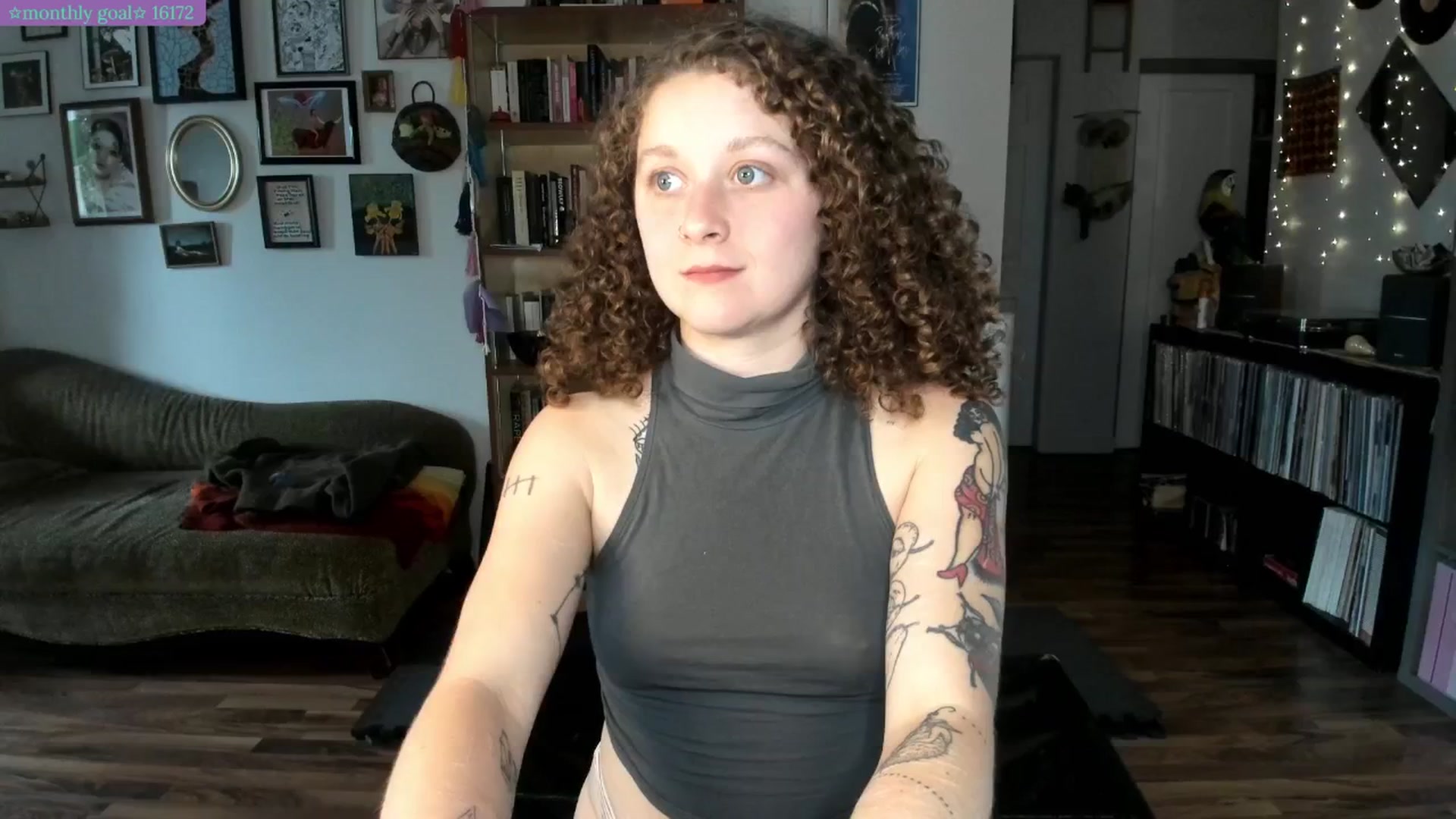 Gallery image thumbnail from PeachyQueen_'s myfreecams stream on, 07/21/2025, 20:46 image 11 of 20
