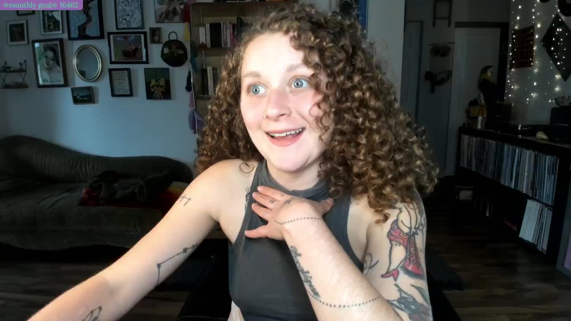 Gallery image thumbnail from PeachyQueen_'s myfreecams stream on, 07/21/2025, 20:46 image 2 of 20