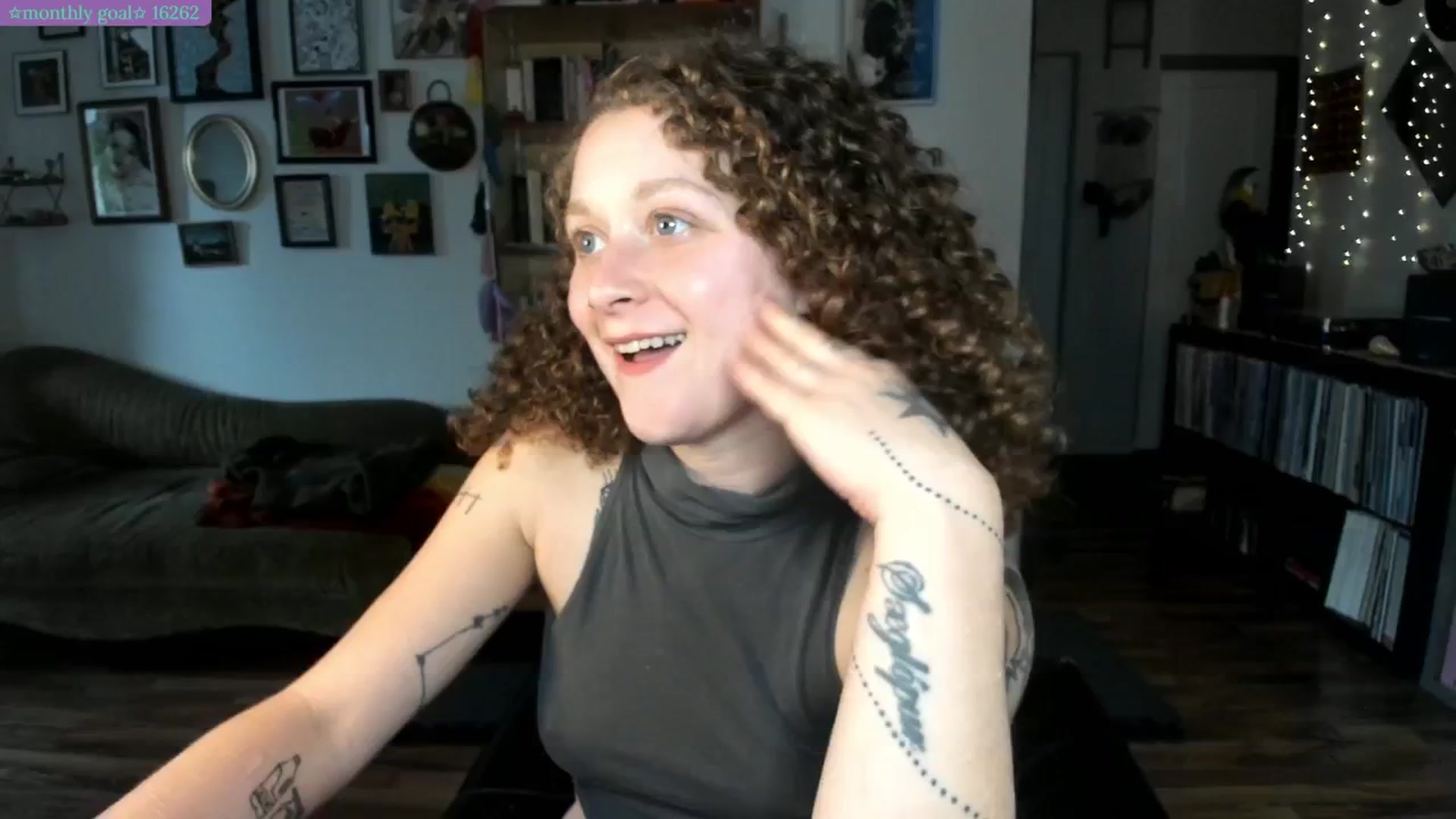 Gallery image thumbnail from PeachyQueen_'s myfreecams stream on, 07/21/2025, 20:46 image 8 of 20