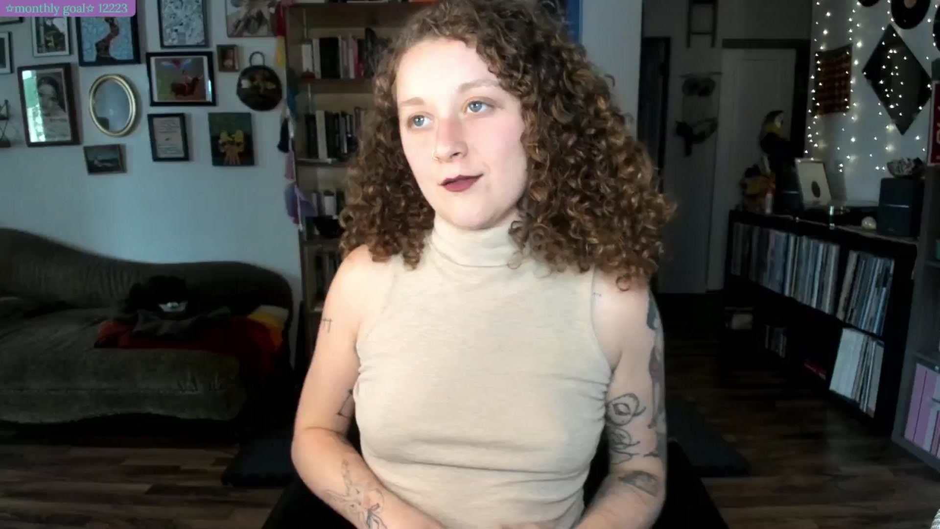 Gallery image thumbnail from PeachyQueen_'s myfreecams stream on, 07/22/2025, 21:29 image 8 of 20