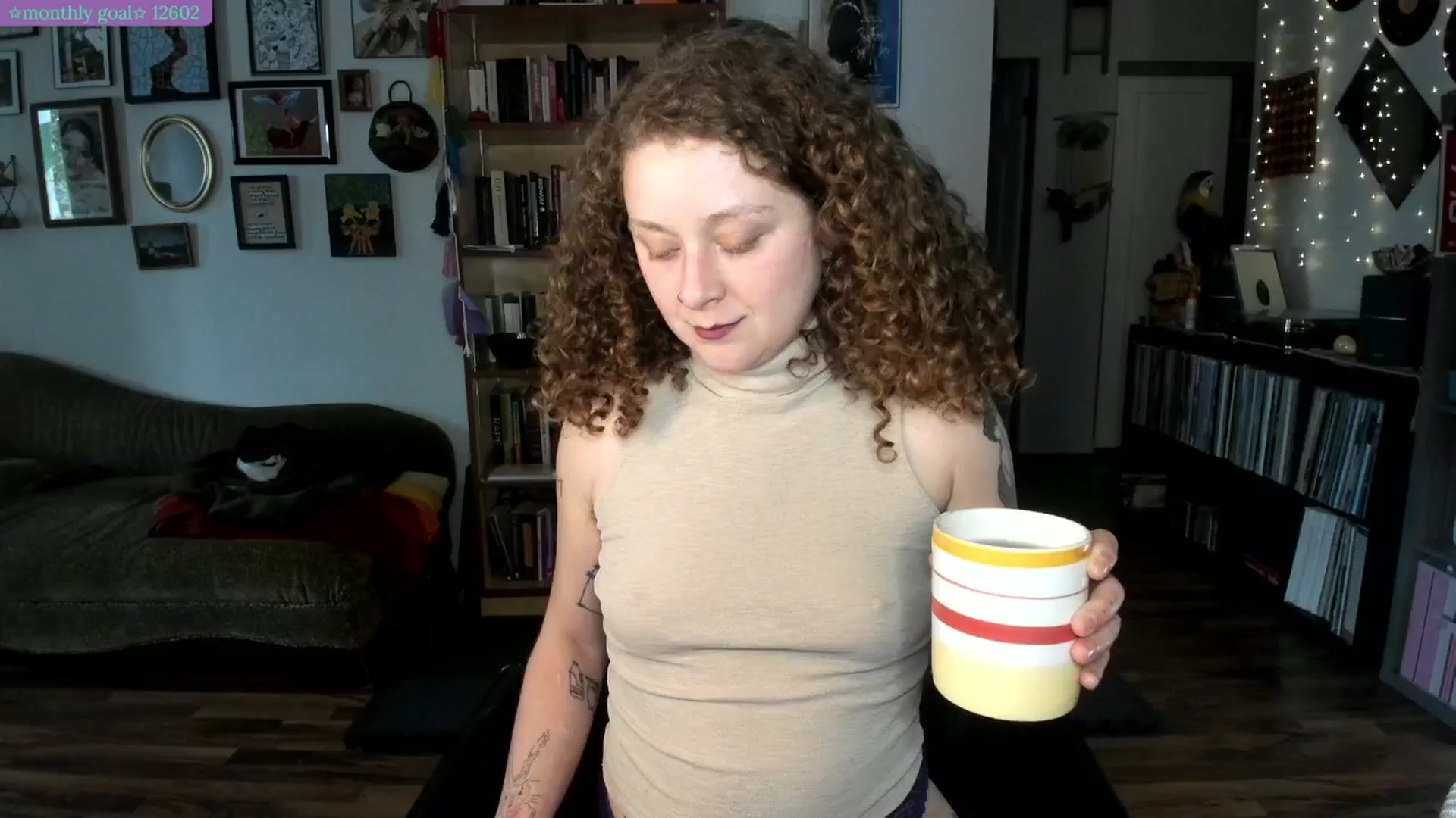 Gallery image thumbnail from PeachyQueen_'s myfreecams stream on, 07/22/2025, 21:29 image 3 of 20