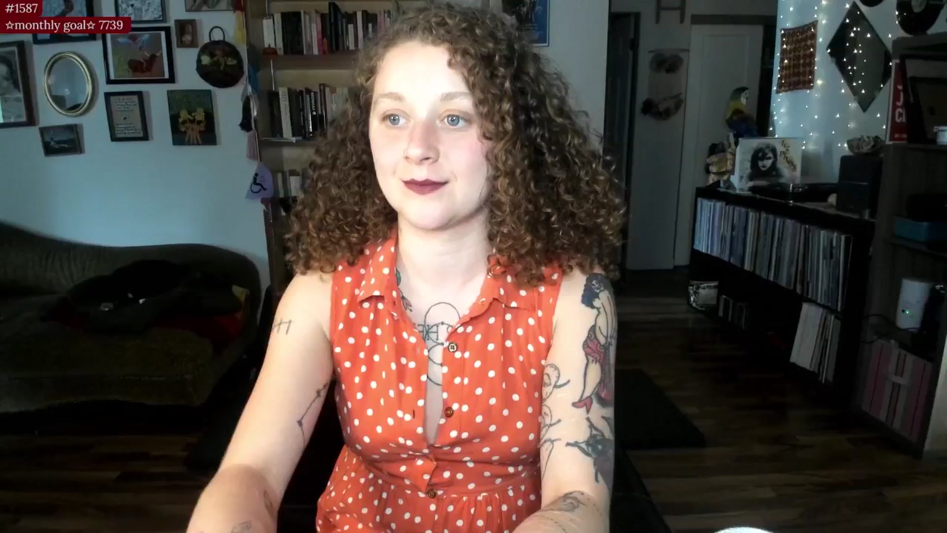 Gallery image thumbnail from PeachyQueen_'s myfreecams stream on, 07/25/2025, 22:14 image 6 of 20