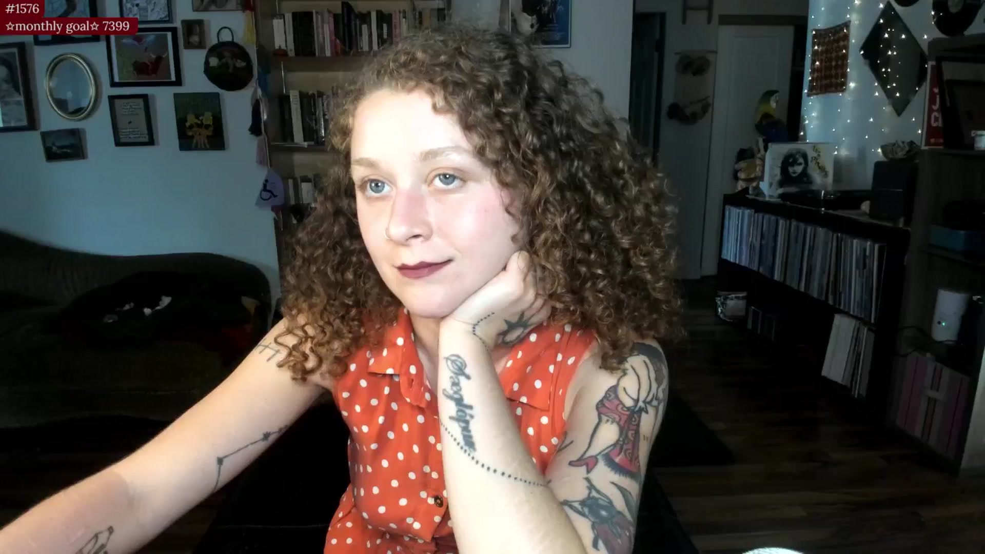 Gallery image thumbnail from PeachyQueen_'s myfreecams stream on, 07/25/2025, 22:14 image 13 of 20