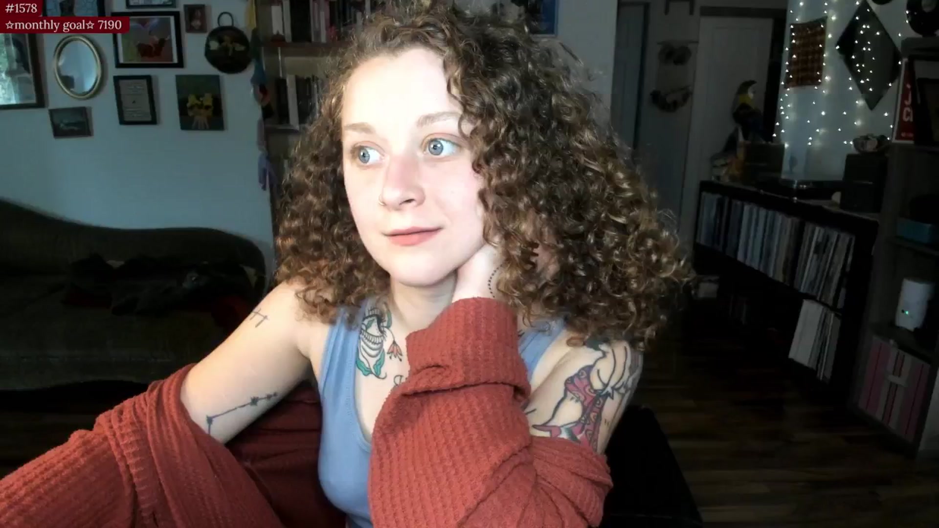 Gallery image thumbnail from PeachyQueen_'s myfreecams stream on, 07/28/2025, 20:19 image 5 of 20