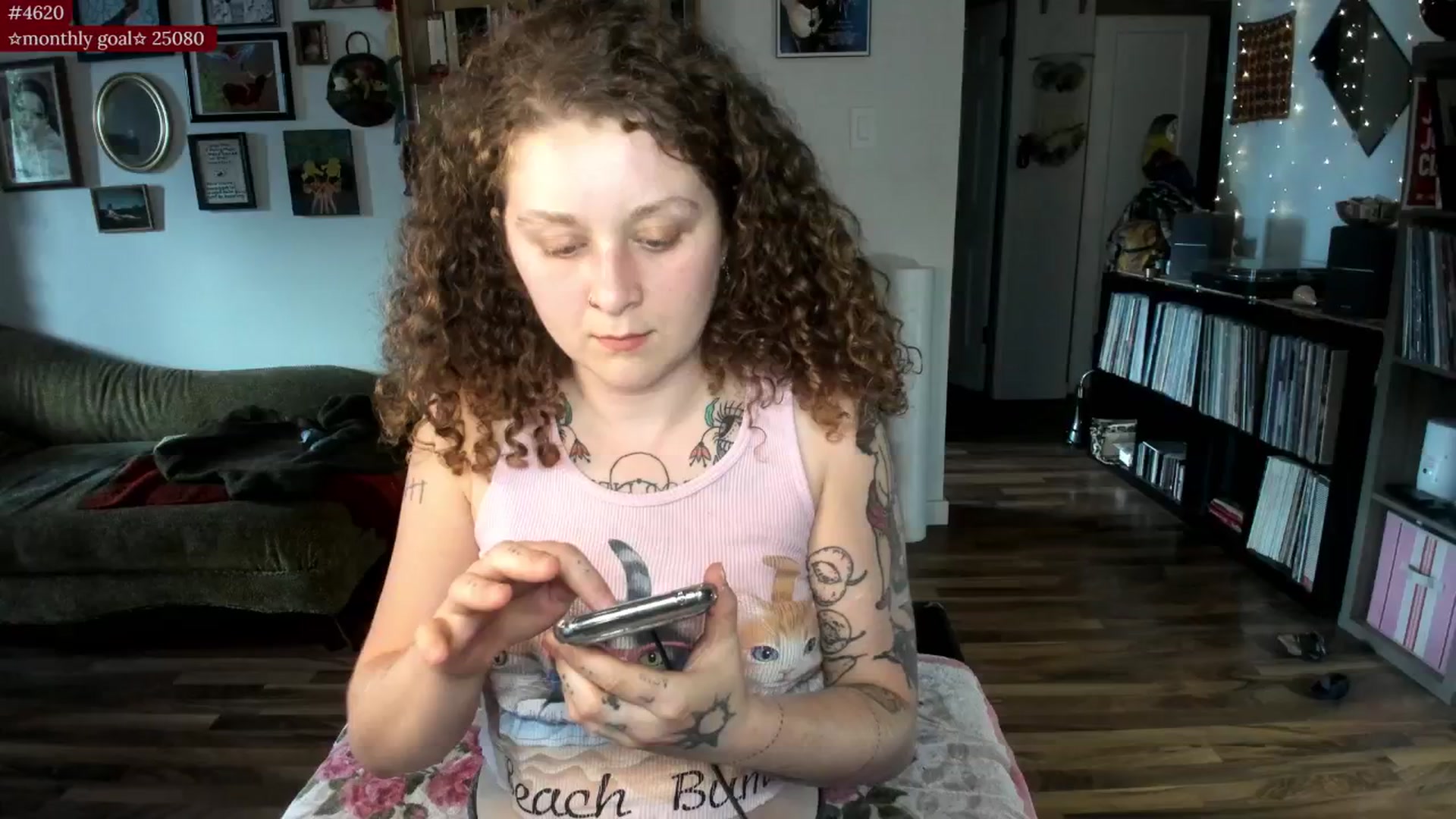 Gallery image thumbnail from PeachyQueen_'s myfreecams stream on, 08/06/2025, 24:02 image 2 of 20
