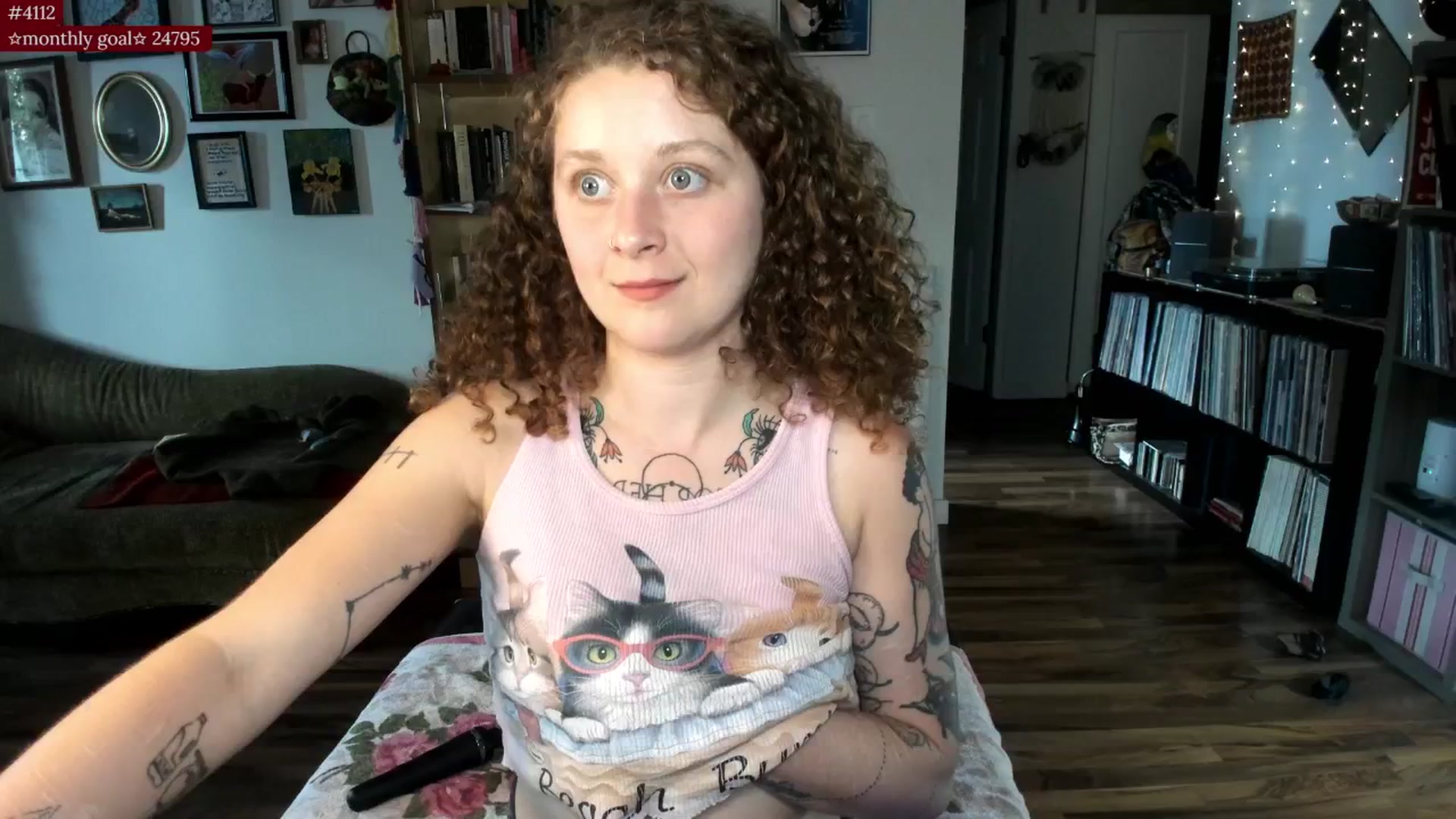 Gallery image thumbnail from PeachyQueen_'s myfreecams stream on, 08/06/2025, 24:02 image 5 of 20