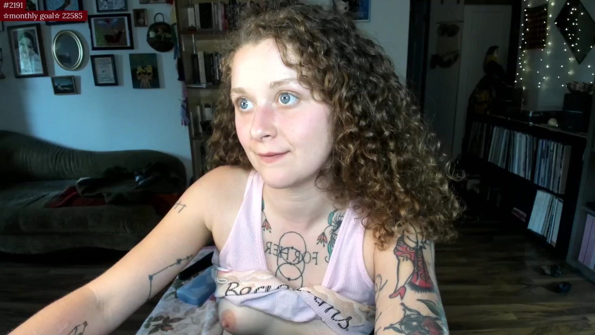 Gallery image thumbnail from PeachyQueen_'s myfreecams stream on, 08/06/2025, 24:02 image 20 of 20