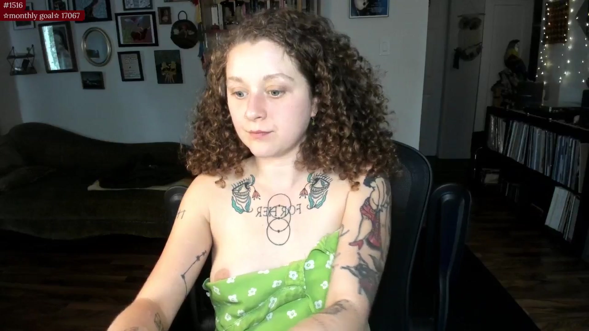 Gallery image thumbnail from PeachyQueen_'s myfreecams stream on, 08/08/2025, 21:59 image 19 of 20