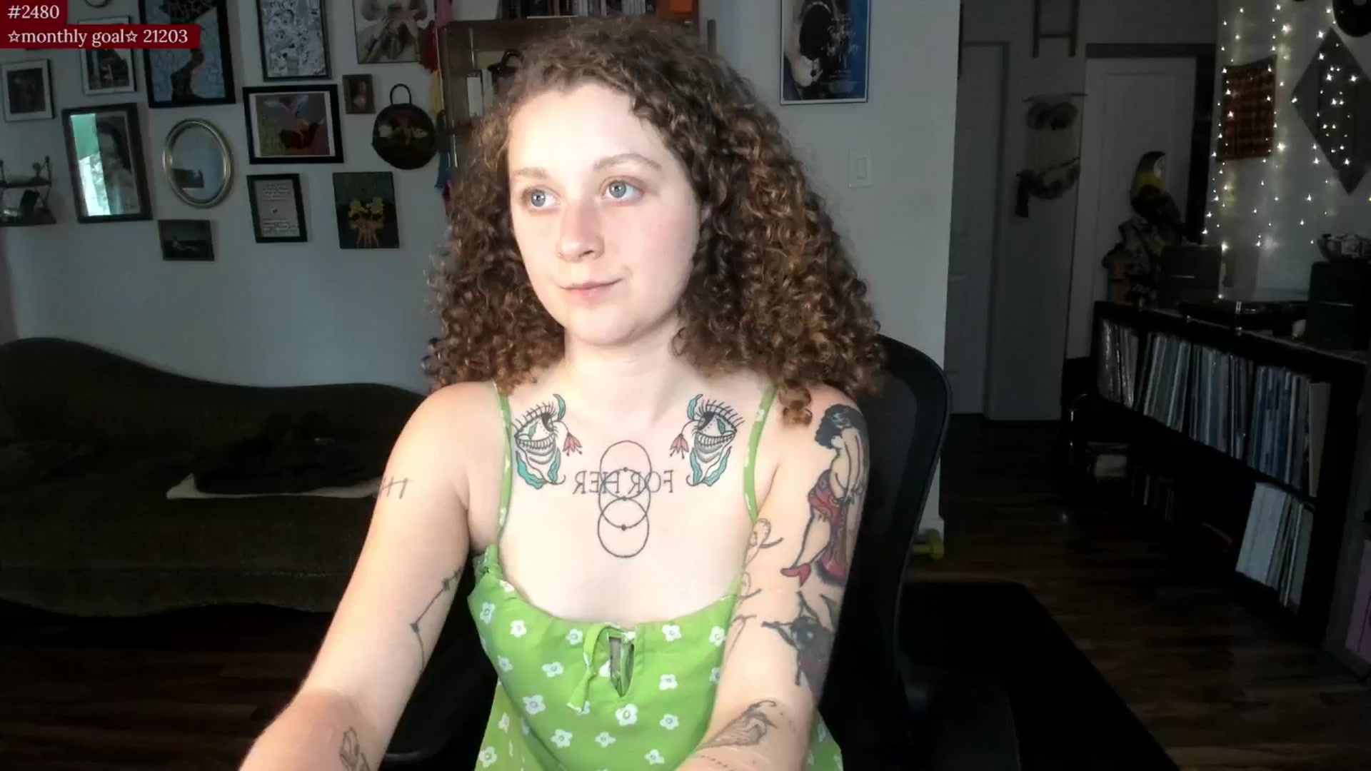 Gallery image thumbnail from PeachyQueen_'s myfreecams stream on, 08/08/2025, 21:59 image 1 of 20