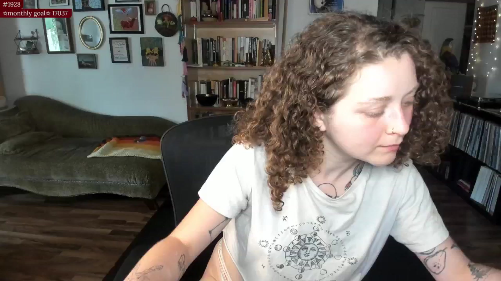Gallery image thumbnail from PeachyQueen_'s myfreecams stream on, 08/11/2025, 19:32 image 10 of 20