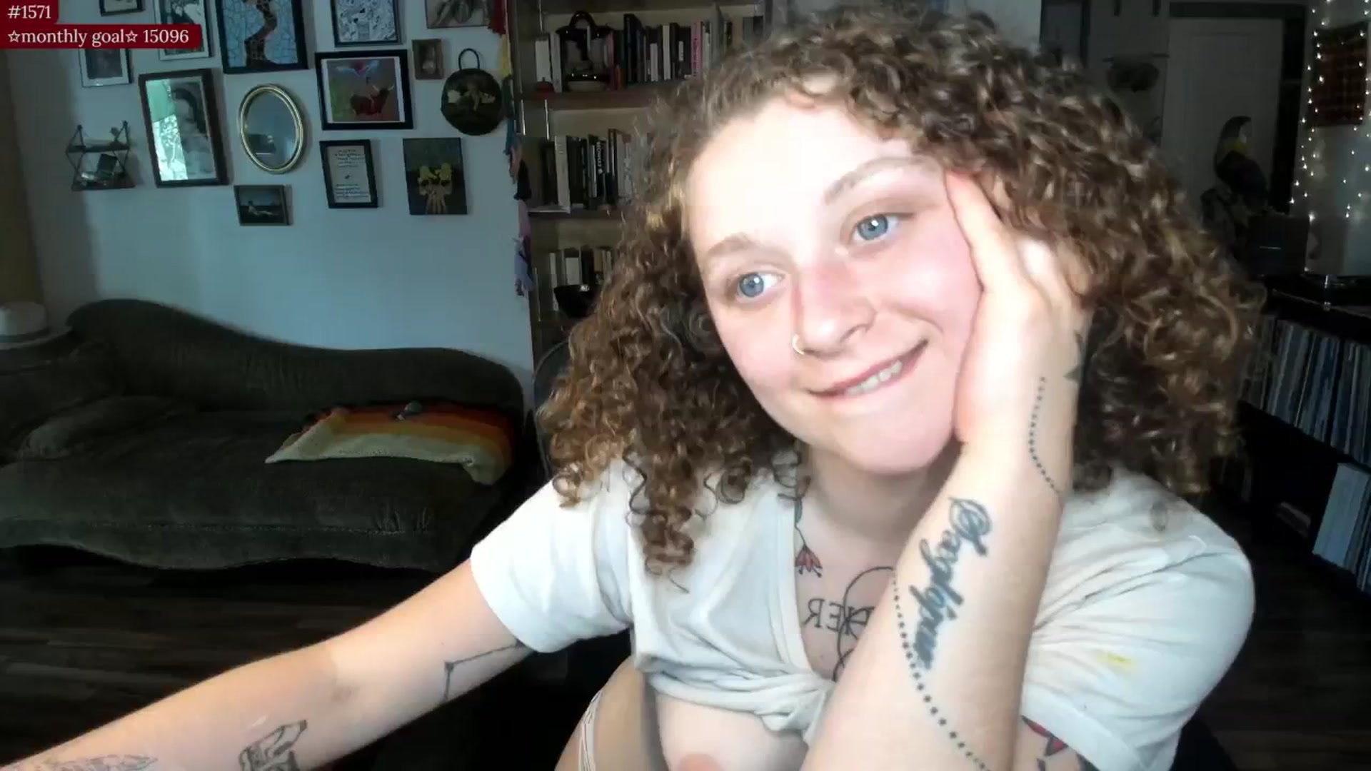 Gallery image thumbnail from PeachyQueen_'s myfreecams stream on, 08/11/2025, 20:27 image 7 of 20