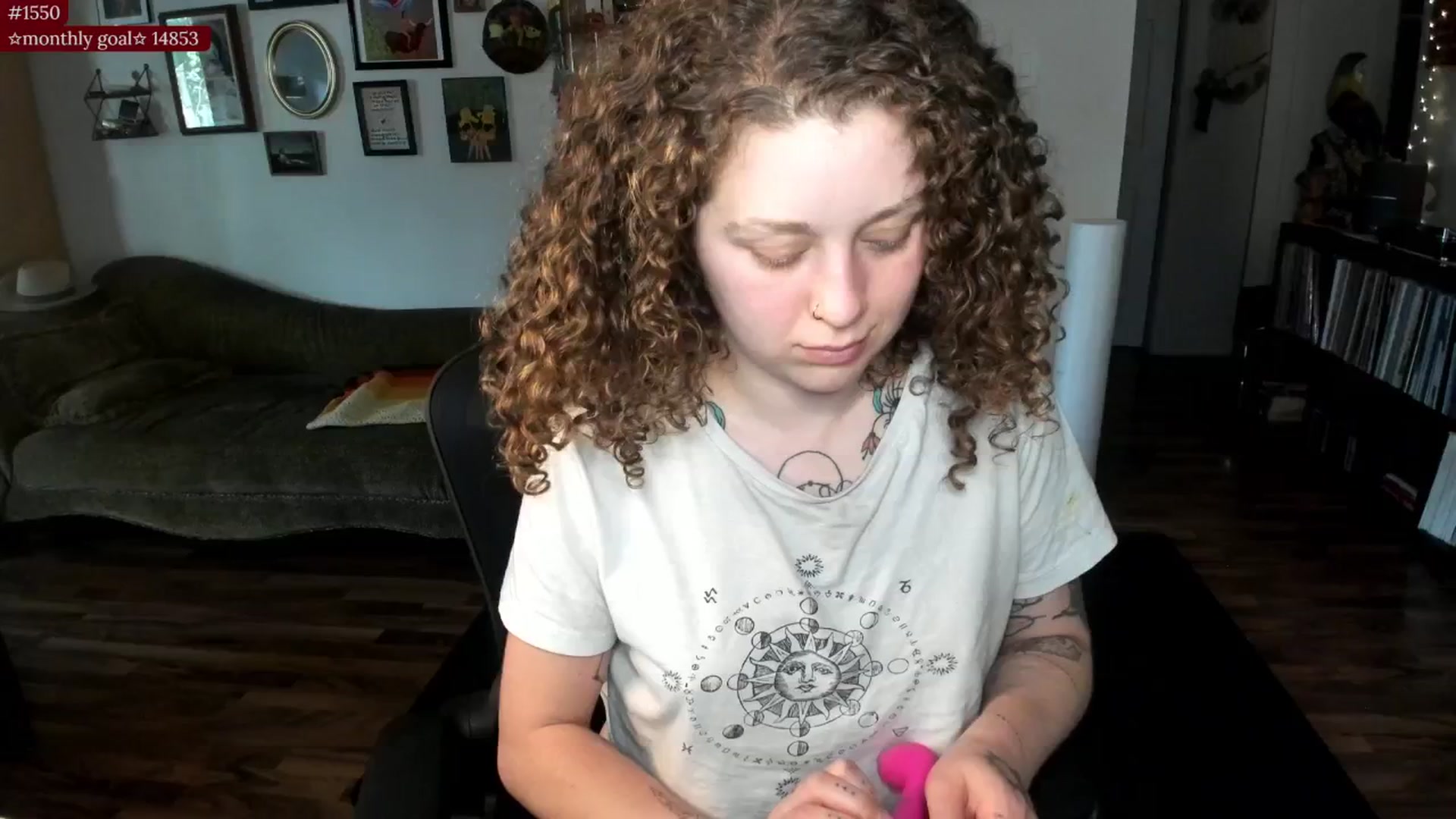 Gallery image thumbnail from PeachyQueen_'s myfreecams stream on, 08/11/2025, 20:27 image 17 of 20