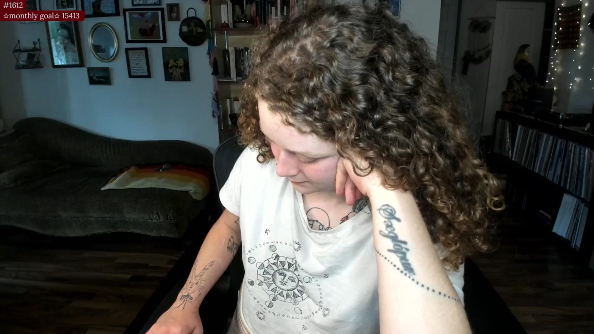 Gallery image thumbnail from PeachyQueen_'s myfreecams stream on, 08/11/2025, 20:27 image 2 of 20