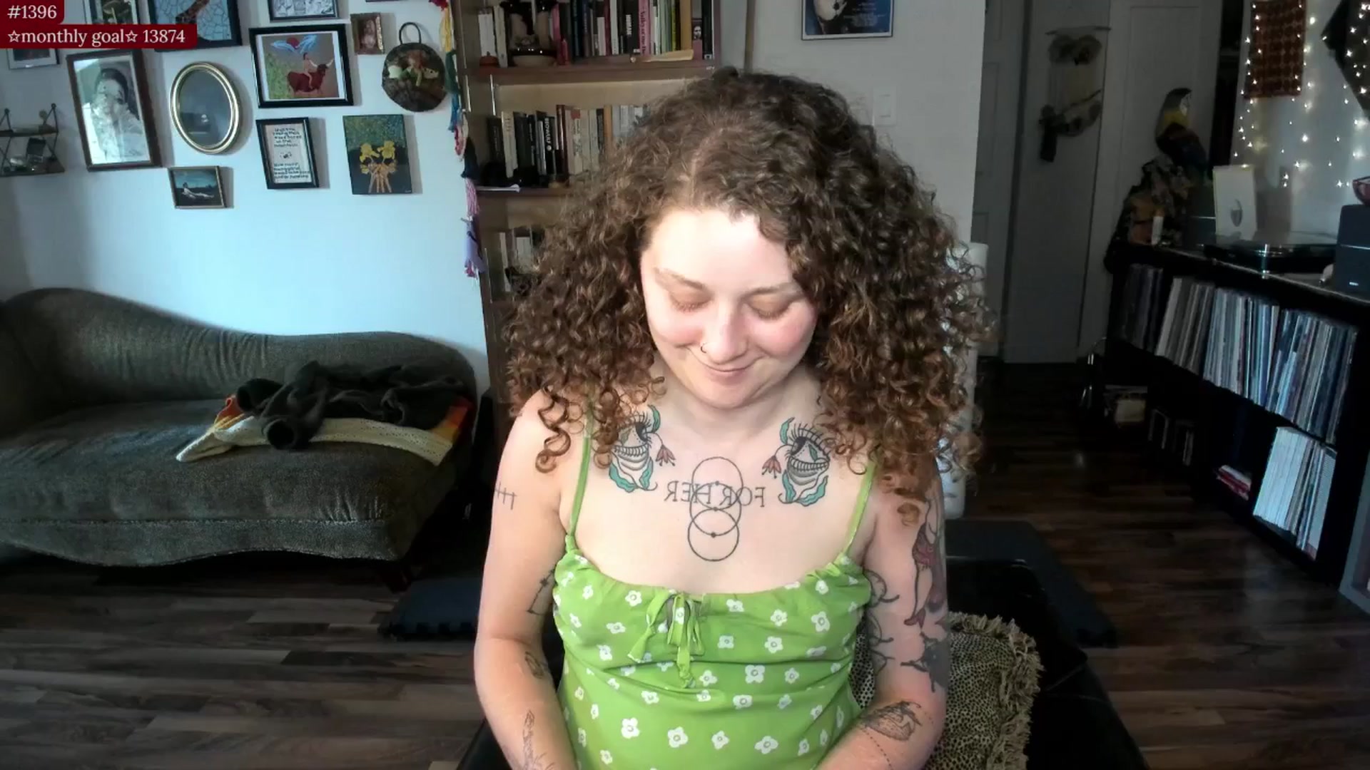 Gallery image thumbnail from PeachyQueen_'s myfreecams stream on, 08/12/2025, 21:41 image 18 of 20