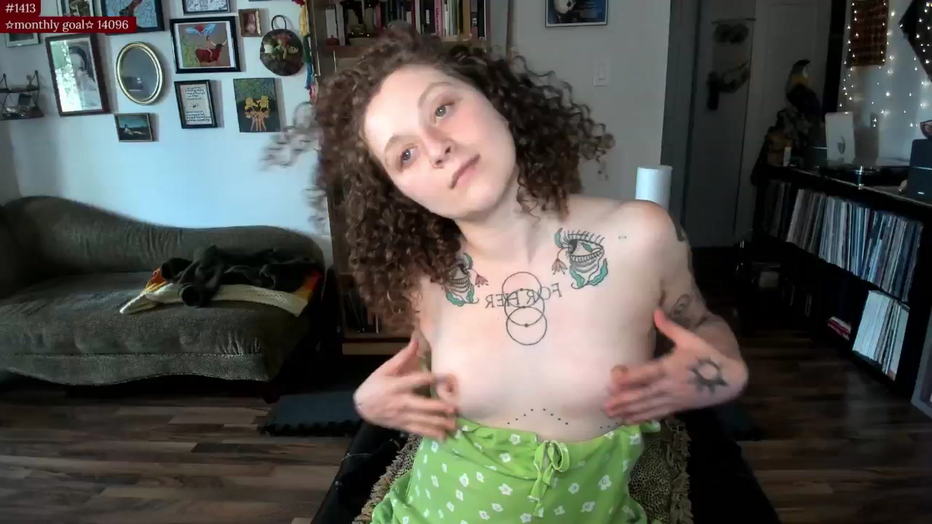 Gallery image thumbnail from PeachyQueen_'s myfreecams stream on, 08/12/2025, 21:41 image 14 of 20