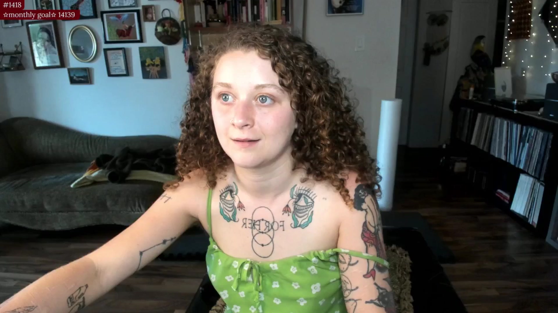 Gallery image thumbnail from PeachyQueen_'s myfreecams stream on, 08/12/2025, 21:41 image 12 of 20