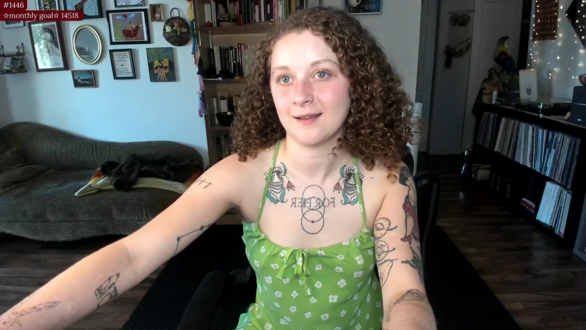 Gallery image thumbnail from PeachyQueen_'s myfreecams stream on, 08/12/2025, 21:41 image 3 of 20
