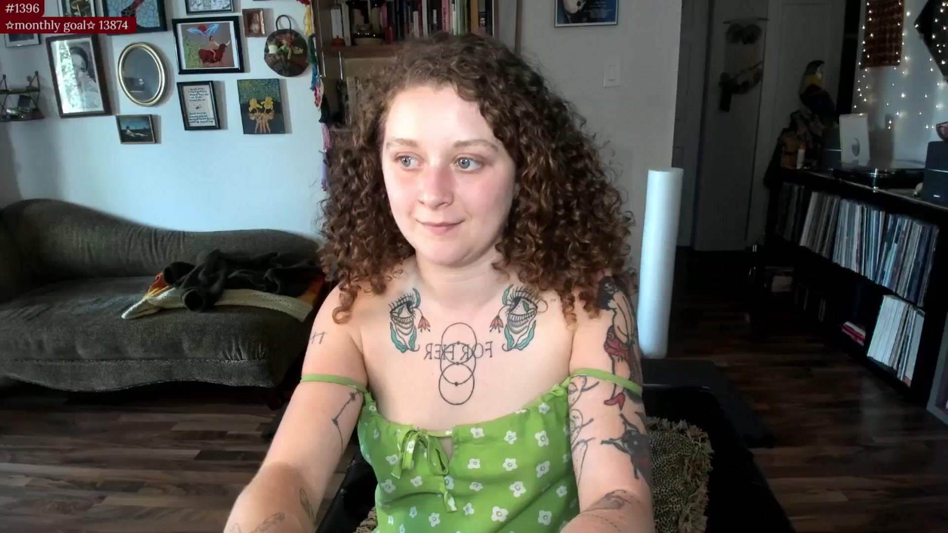 Gallery image thumbnail from PeachyQueen_'s myfreecams stream on, 08/12/2025, 21:41 image 16 of 20