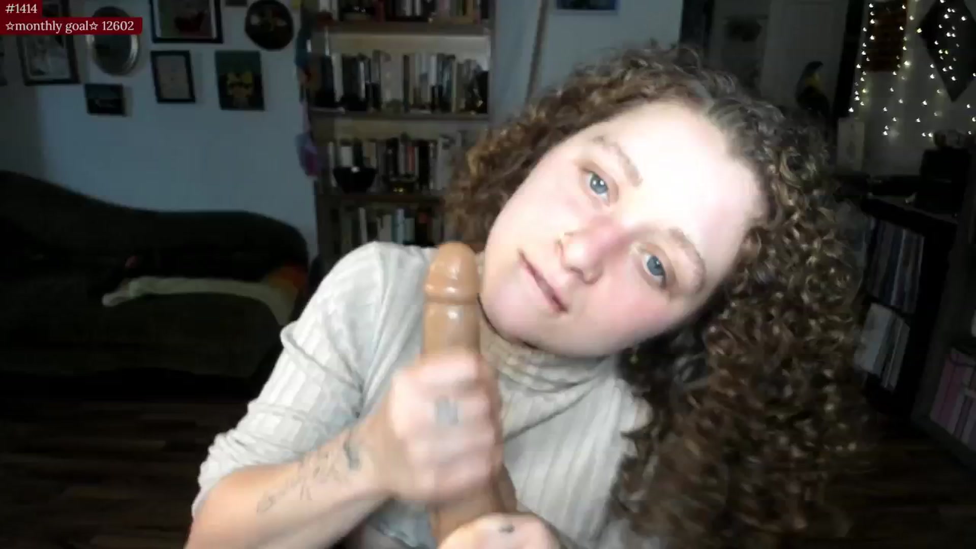 Gallery image thumbnail from PeachyQueen_'s myfreecams stream on, 08/15/2025, 19:00 image 13 of 20