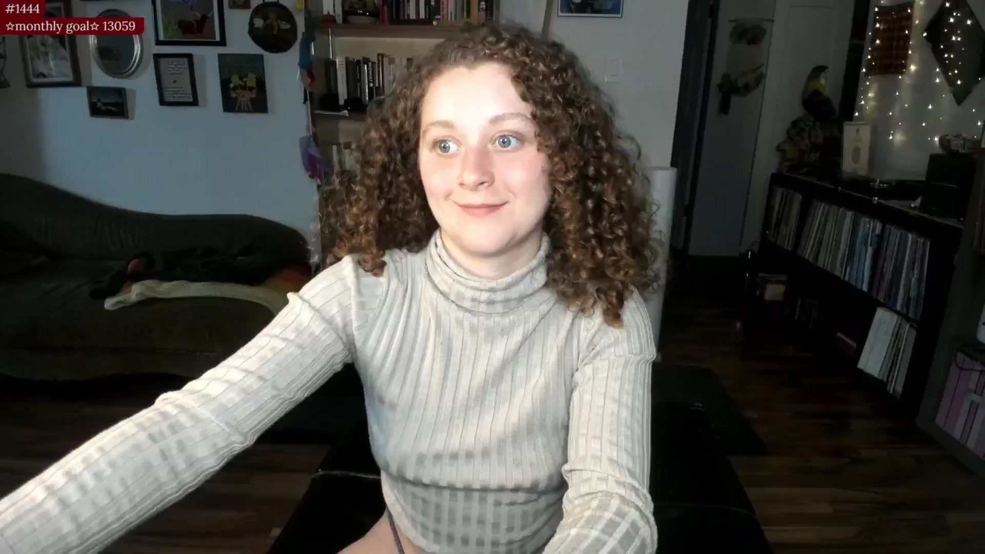 Gallery image thumbnail from PeachyQueen_'s myfreecams stream on, 08/15/2025, 19:00 image 10 of 20
