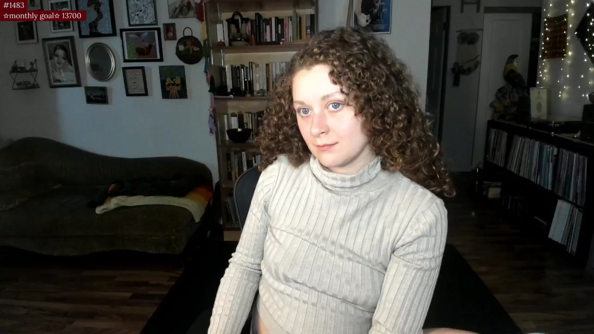 Gallery image thumbnail from PeachyQueen_'s myfreecams stream on, 08/15/2025, 19:00 image 2 of 20
