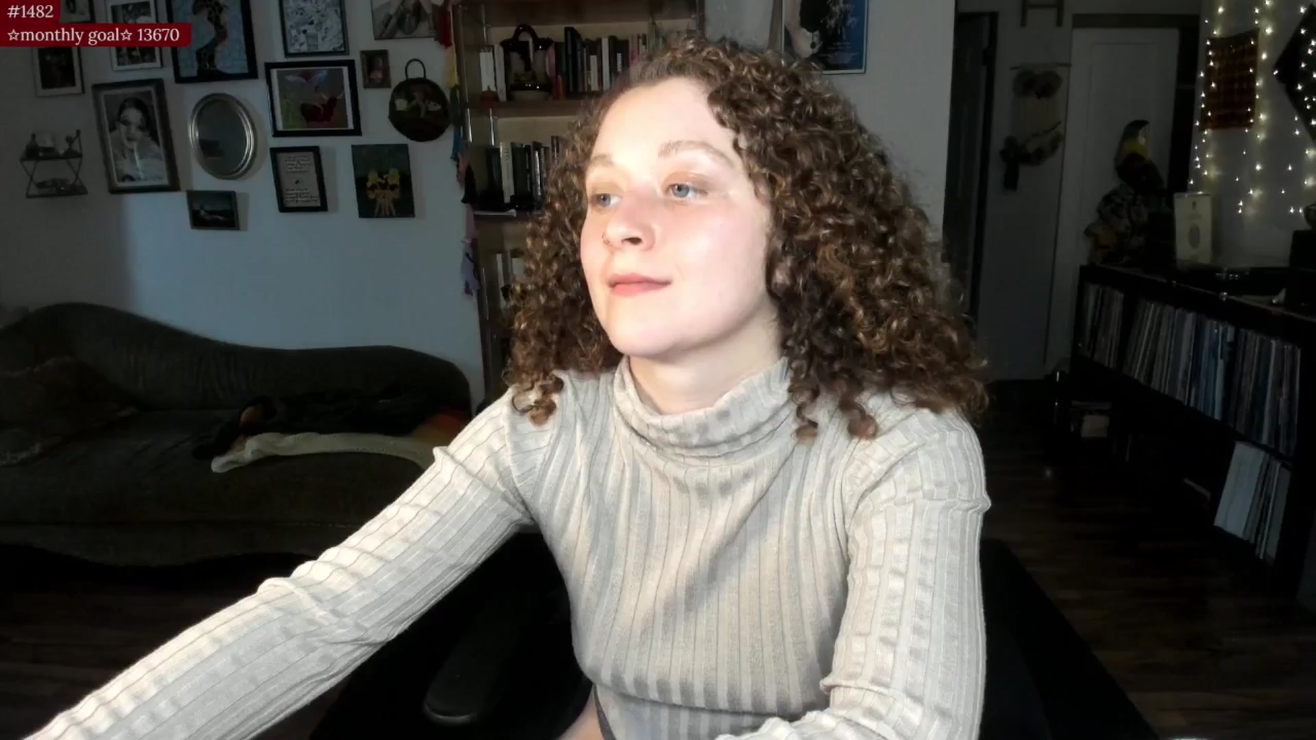 Gallery image thumbnail from PeachyQueen_'s myfreecams stream on, 08/15/2025, 19:00 image 4 of 20