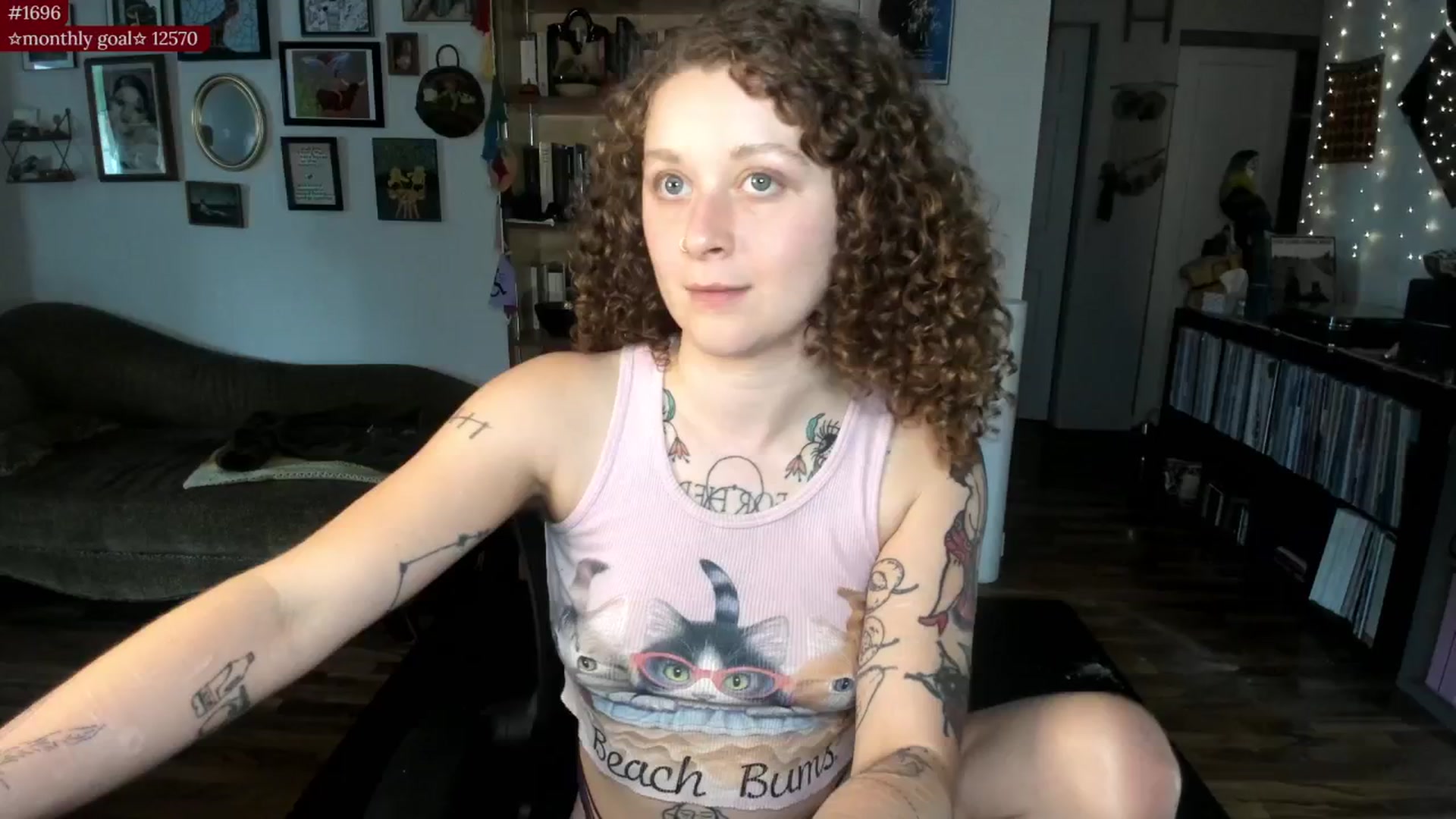 Gallery image thumbnail from PeachyQueen_'s myfreecams stream on, 08/18/2025, 20:23 image 3 of 20