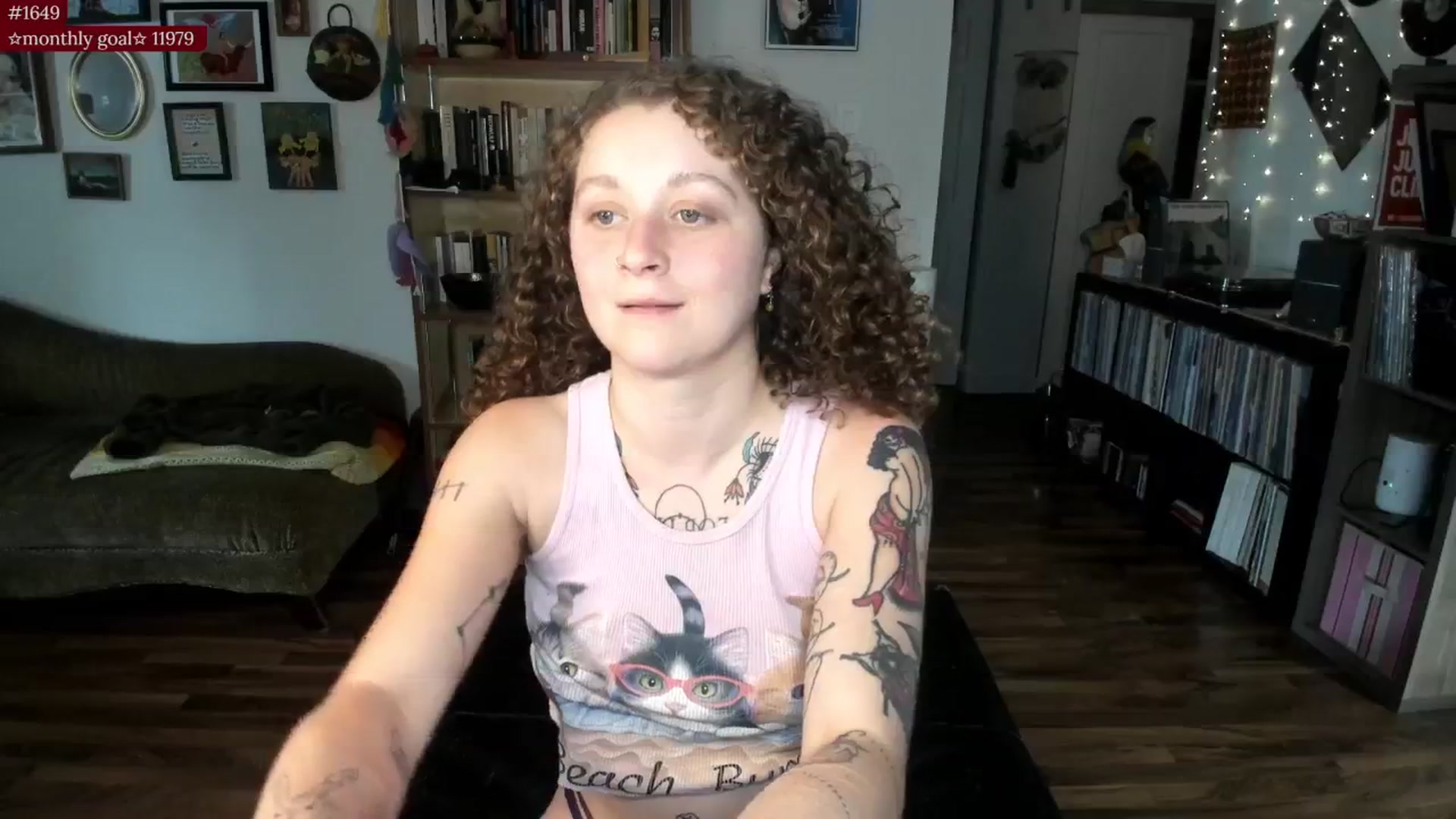 Gallery image thumbnail from PeachyQueen_'s myfreecams stream on, 08/18/2025, 20:23 image 13 of 20