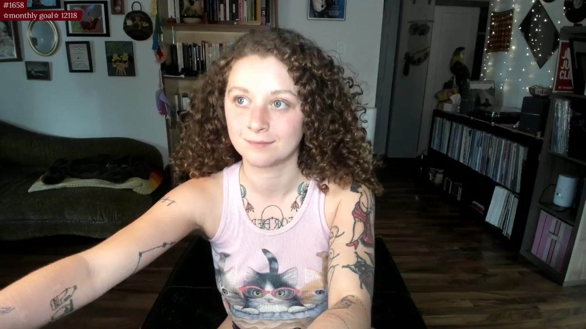 Gallery image thumbnail from PeachyQueen_'s myfreecams stream on, 08/18/2025, 20:23 image 12 of 20