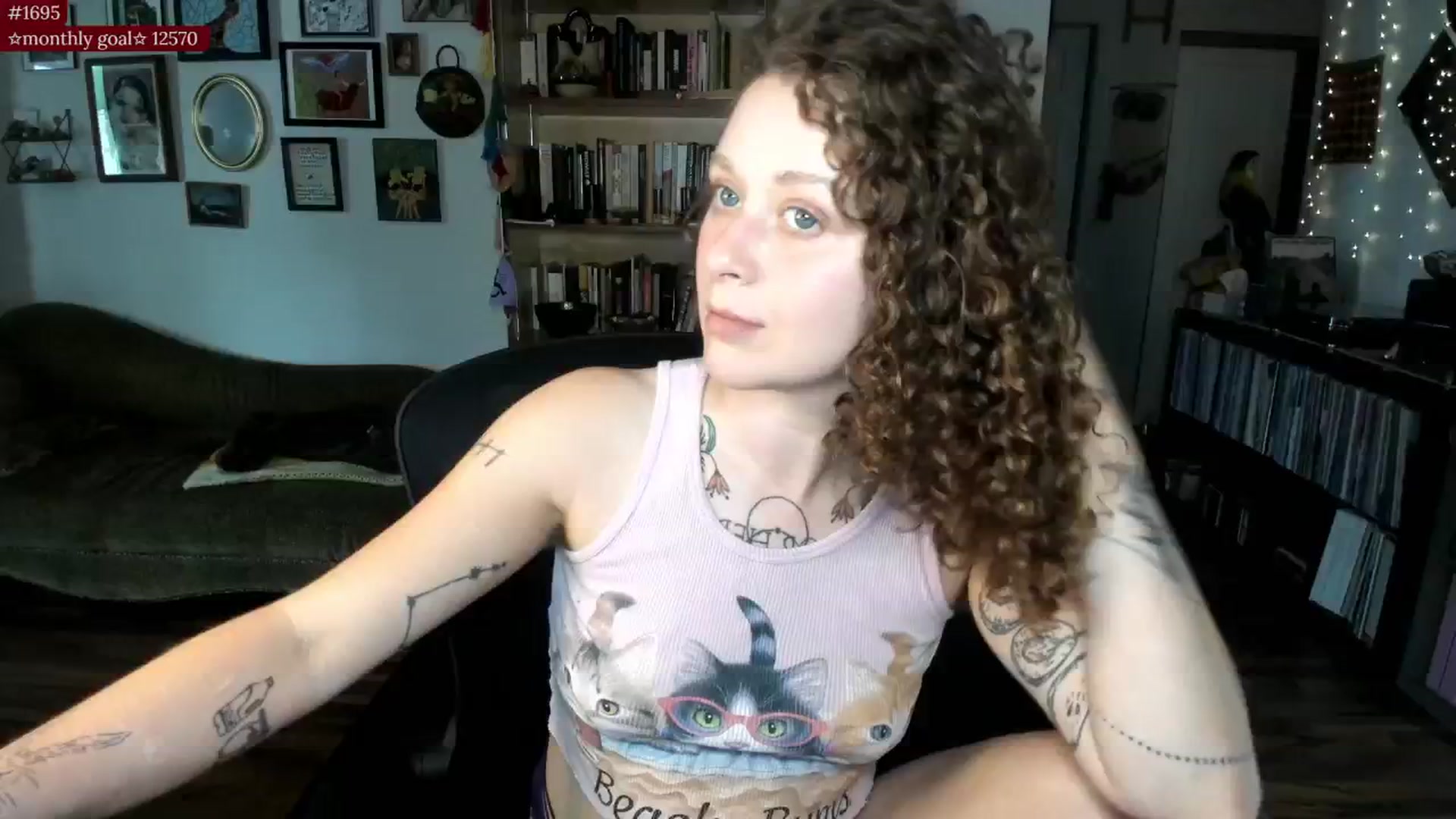 Gallery image thumbnail from PeachyQueen_'s myfreecams stream on, 08/18/2025, 20:23 image 2 of 20