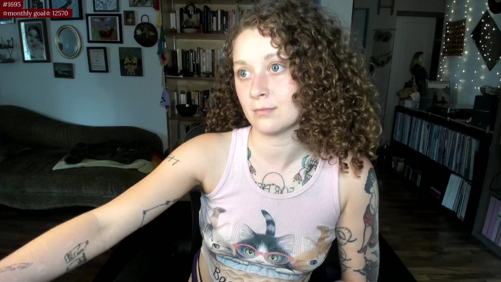 Gallery image thumbnail from PeachyQueen_'s myfreecams stream on, 08/18/2025, 20:23 image 1 of 20