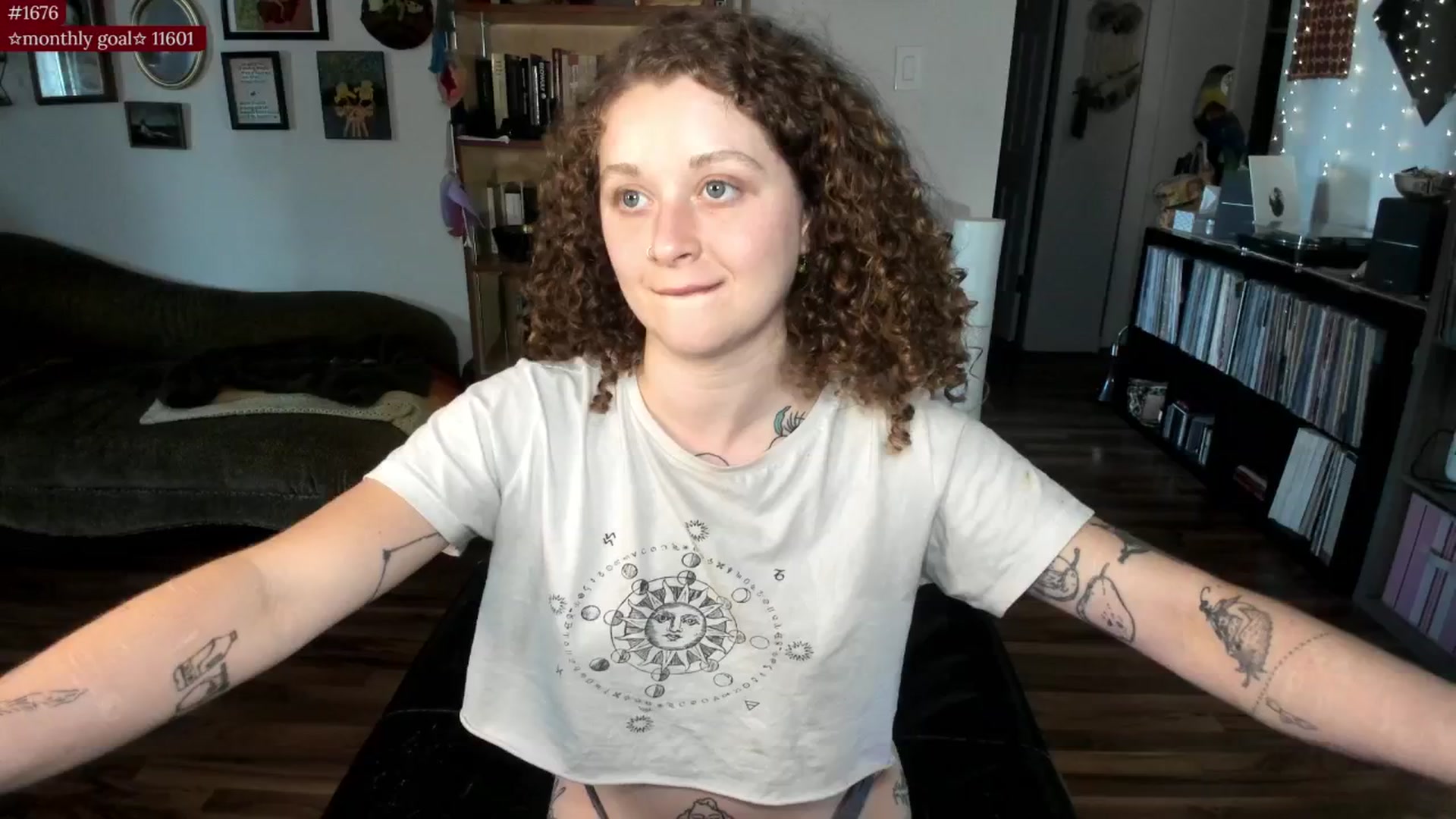 Gallery image thumbnail from PeachyQueen_'s myfreecams stream on, 08/19/2025, 21:26 image 16 of 20