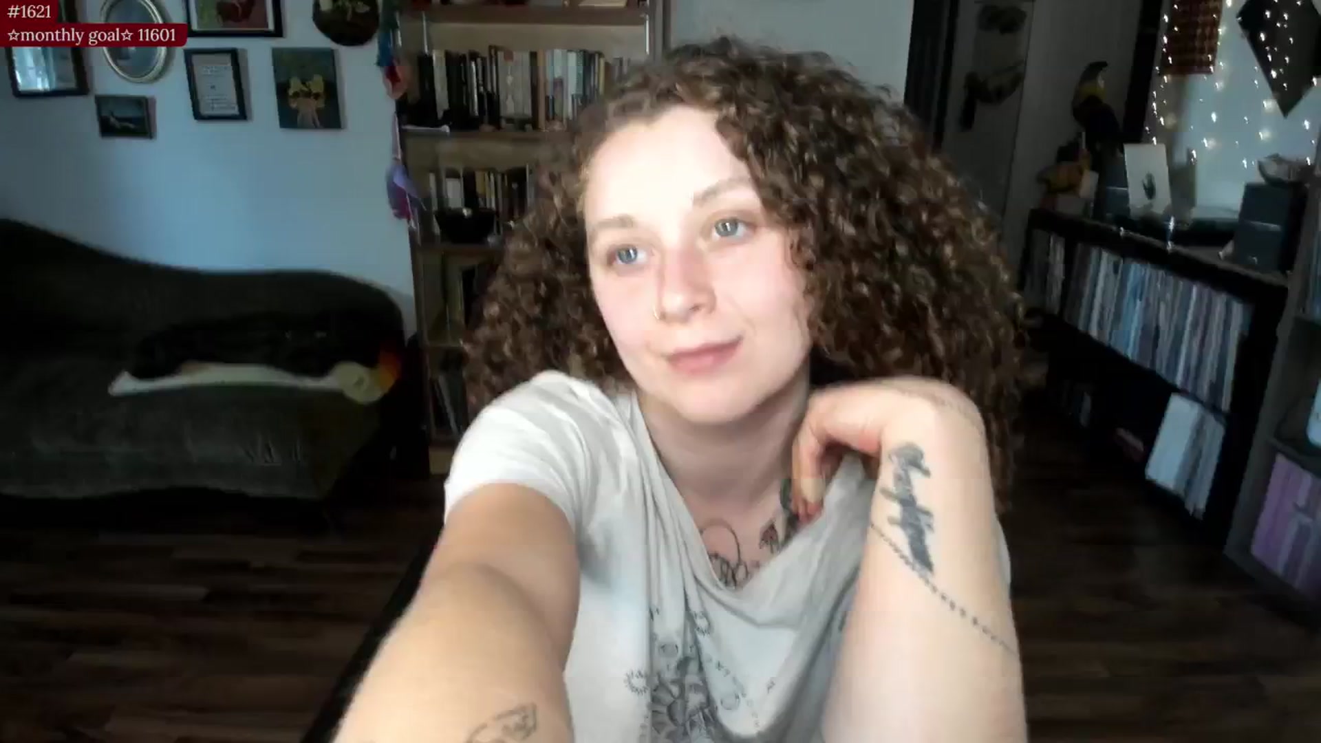 Gallery image thumbnail from PeachyQueen_'s myfreecams stream on, 08/19/2025, 22:44 image 1 of 20