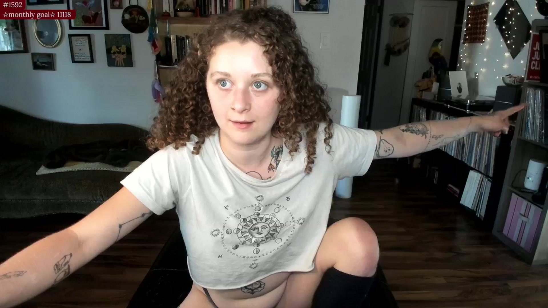Gallery image thumbnail from PeachyQueen_'s myfreecams stream on, 08/19/2025, 22:44 image 13 of 20