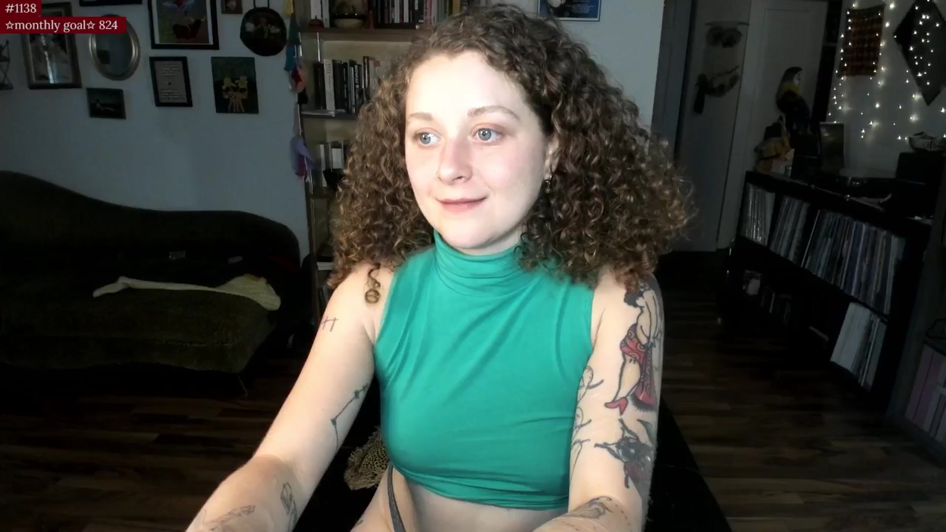 Gallery image thumbnail from PeachyQueen_'s myfreecams stream on, 08/21/2025, 21:33 image 7 of 20