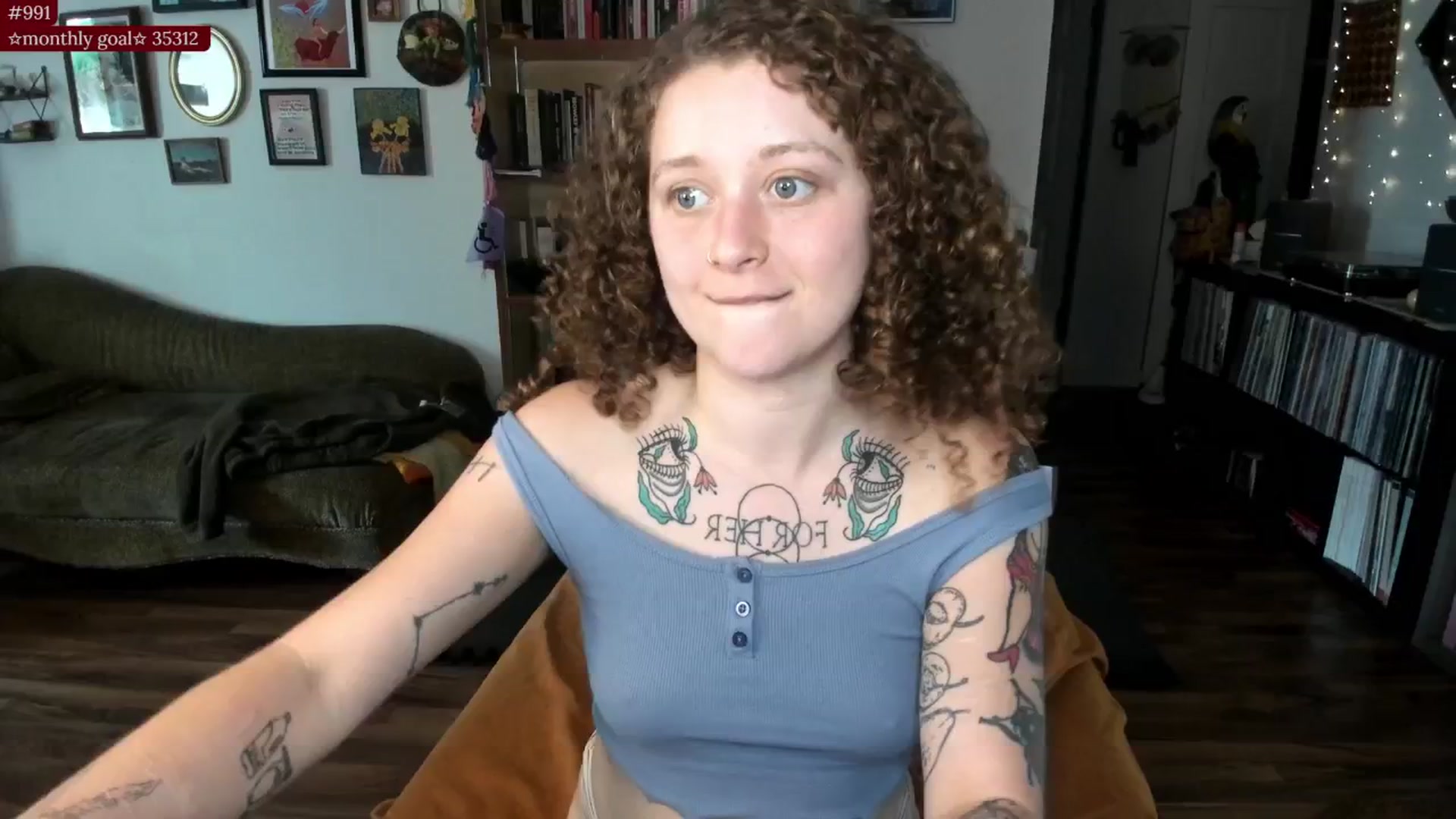 Gallery image thumbnail from PeachyQueen_'s myfreecams stream on, 09/04/2025, 17:02 image 12 of 20