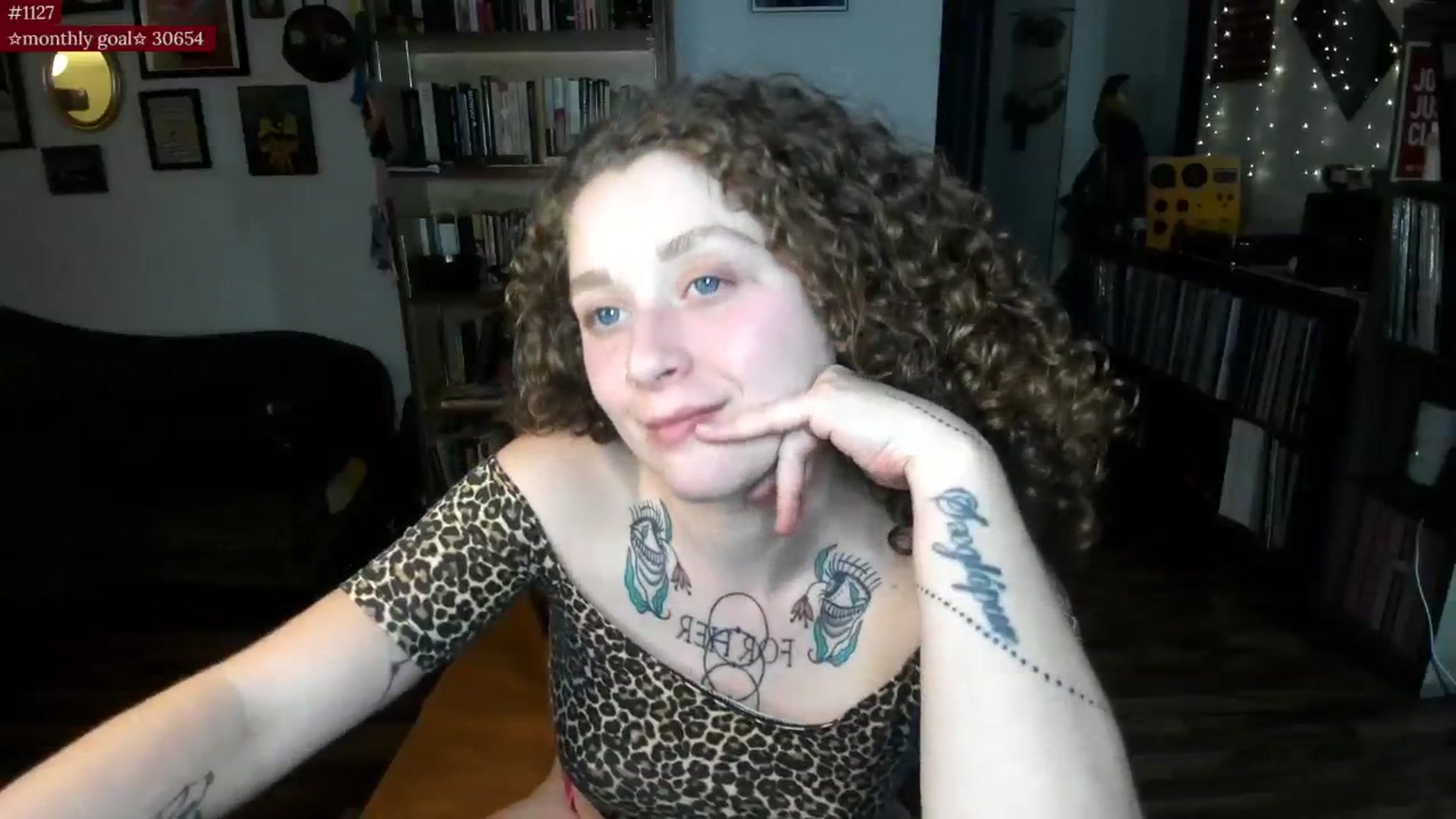 Gallery image thumbnail from PeachyQueen_'s myfreecams stream on, 09/10/2025, 04:59 image 18 of 20