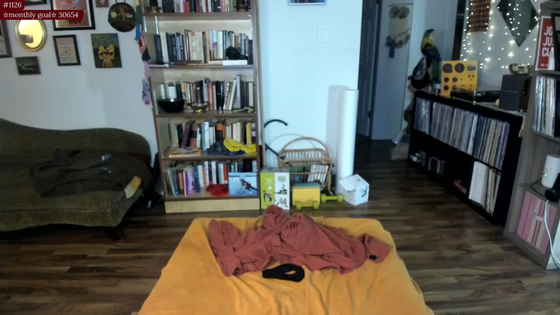 Gallery image thumbnail from PeachyQueen_'s myfreecams stream on, 09/10/2025, 04:59 image 6 of 20