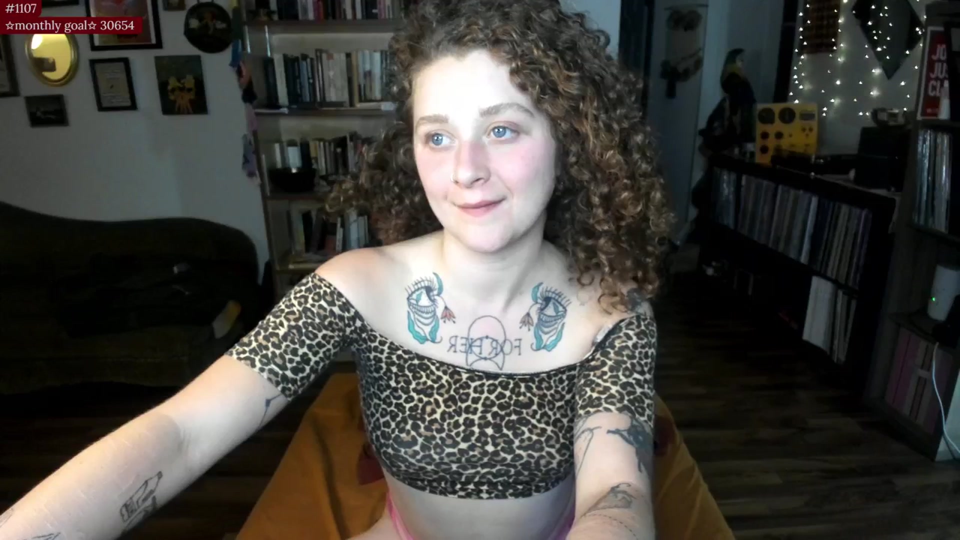 Gallery image thumbnail from PeachyQueen_'s myfreecams stream on, 09/10/2025, 05:27 image 15 of 20