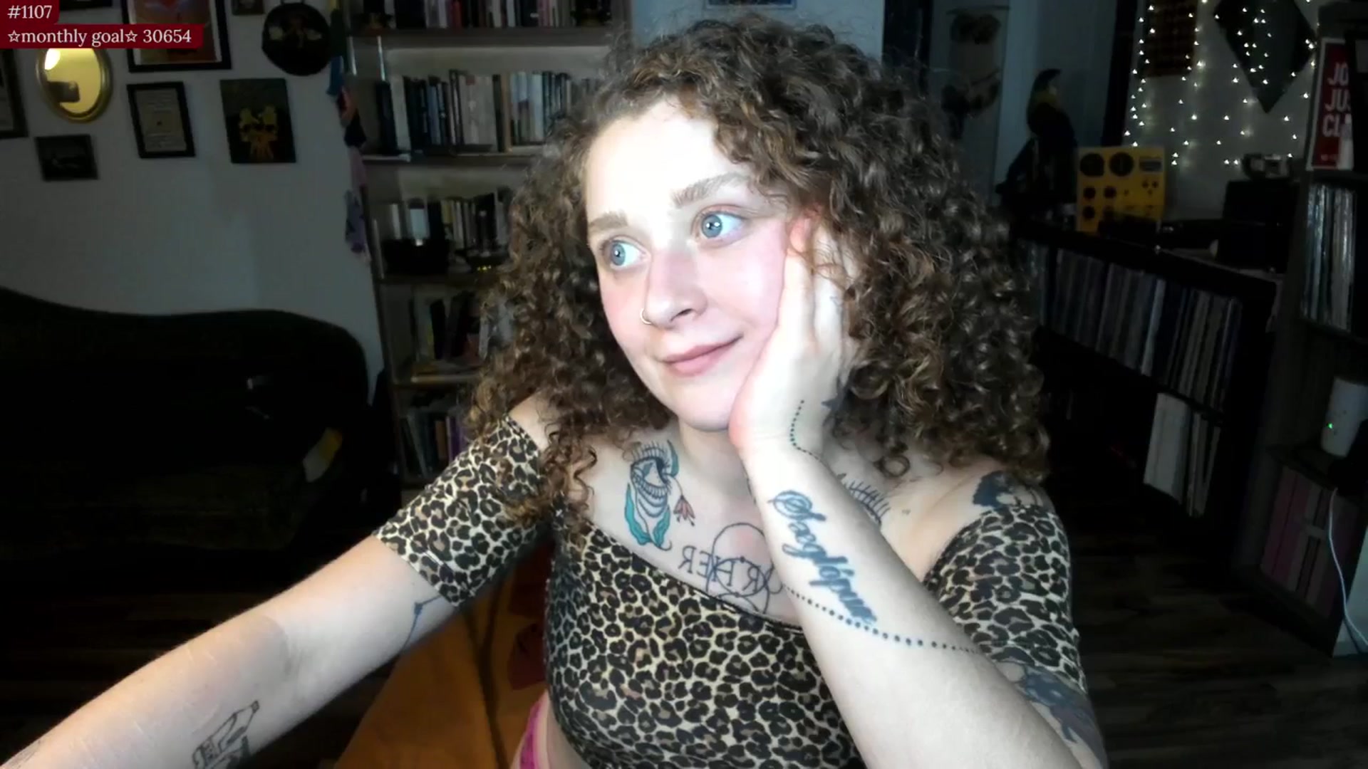 Gallery image thumbnail from PeachyQueen_'s myfreecams stream on, 09/10/2025, 05:27 image 17 of 20