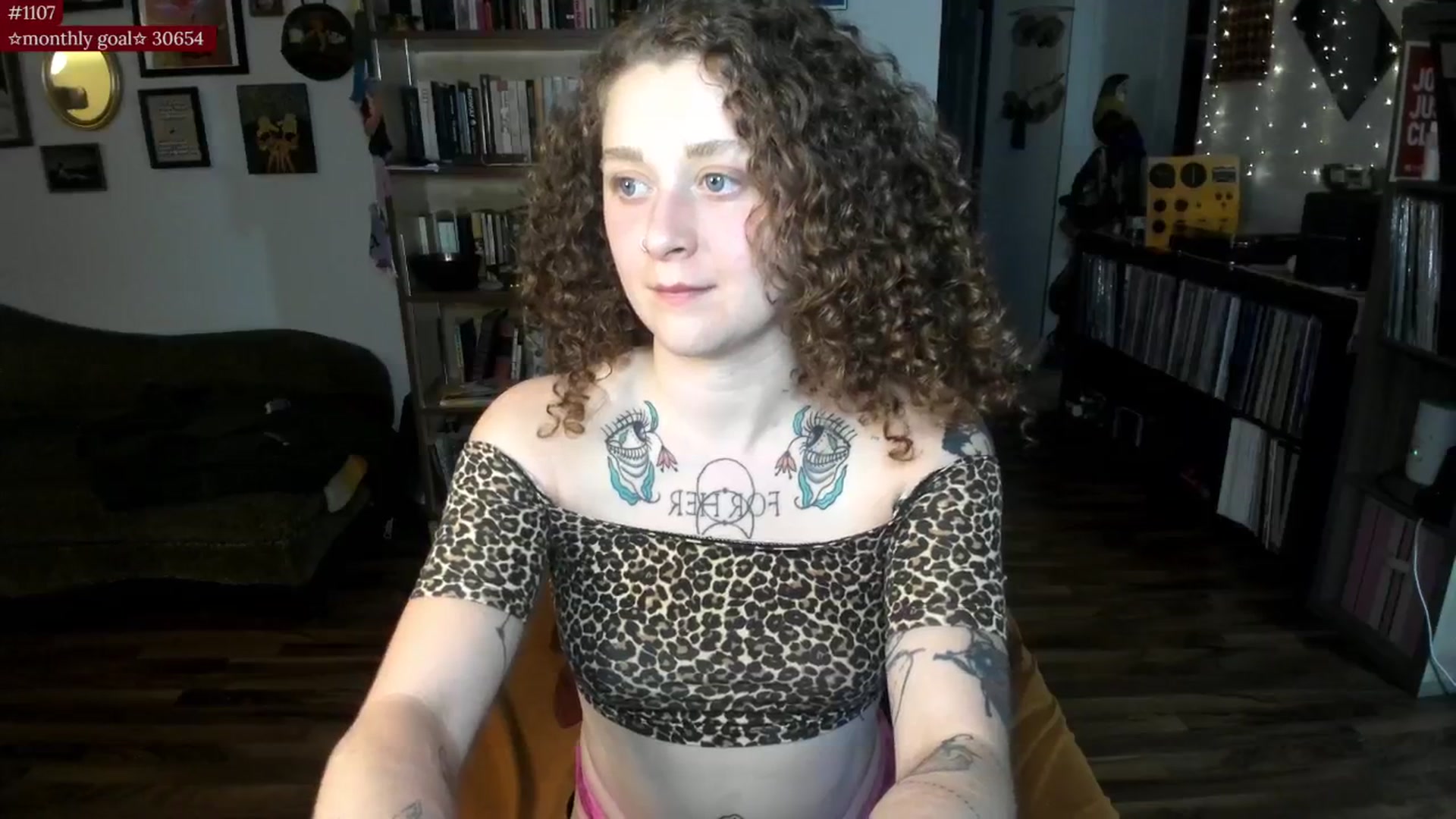 Gallery image thumbnail from PeachyQueen_'s myfreecams stream on, 09/10/2025, 05:27 image 7 of 20