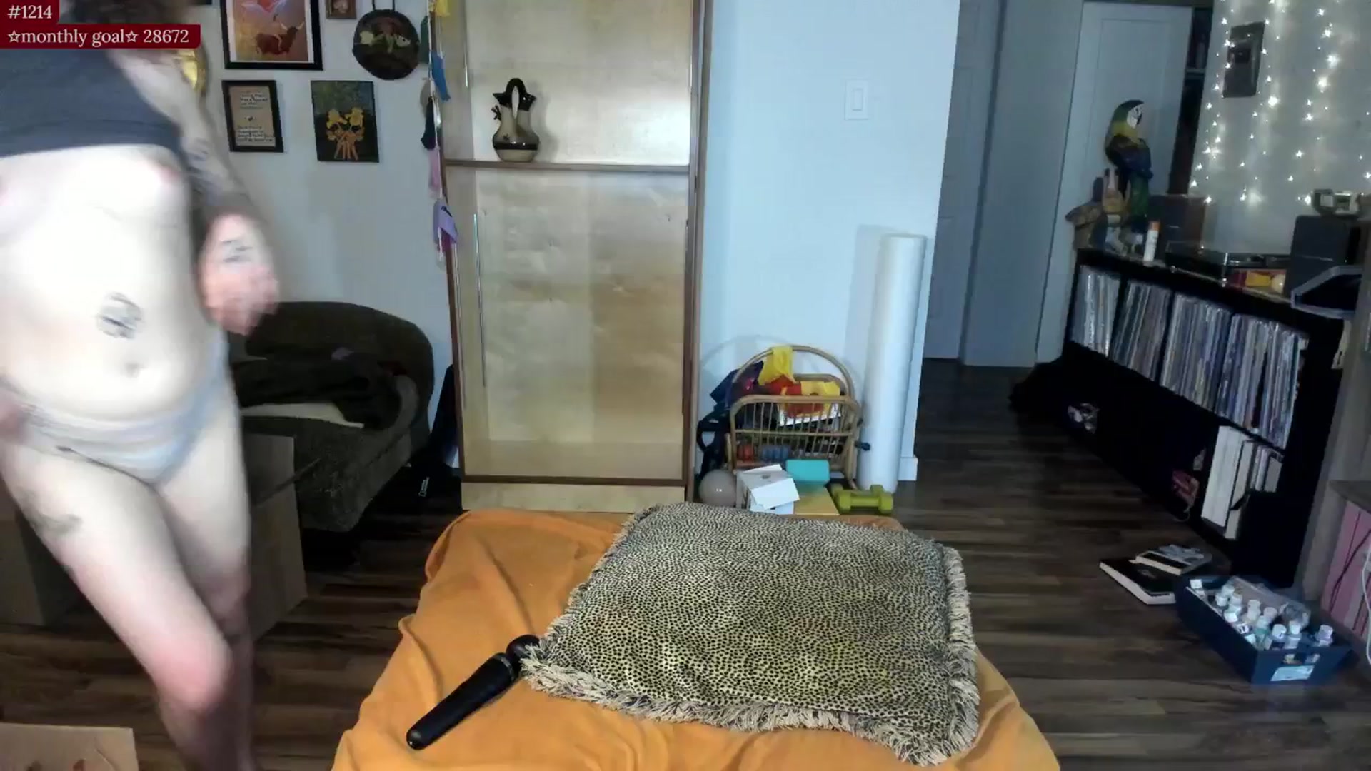Gallery image thumbnail from PeachyQueen_'s myfreecams stream on, 09/15/2025, 05:12 image 4 of 20